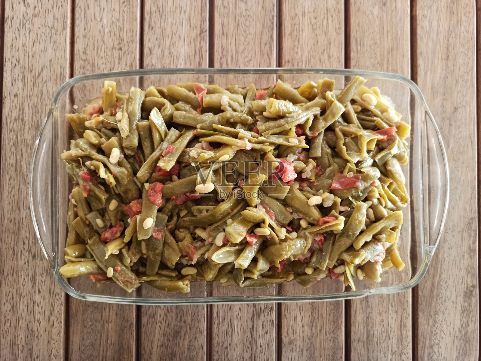 传统的土耳其自制绿豆菜肴在博德鲁姆火鸡照片摄影图片