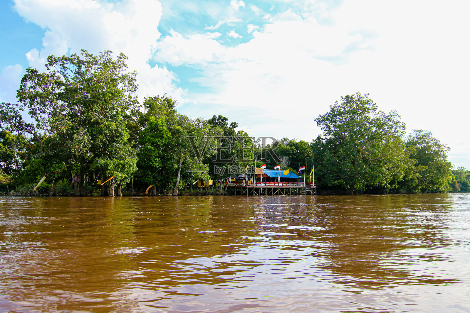 印度尼西亚中加里曼丹市附近的Tjilik Riwut照片摄影图片
