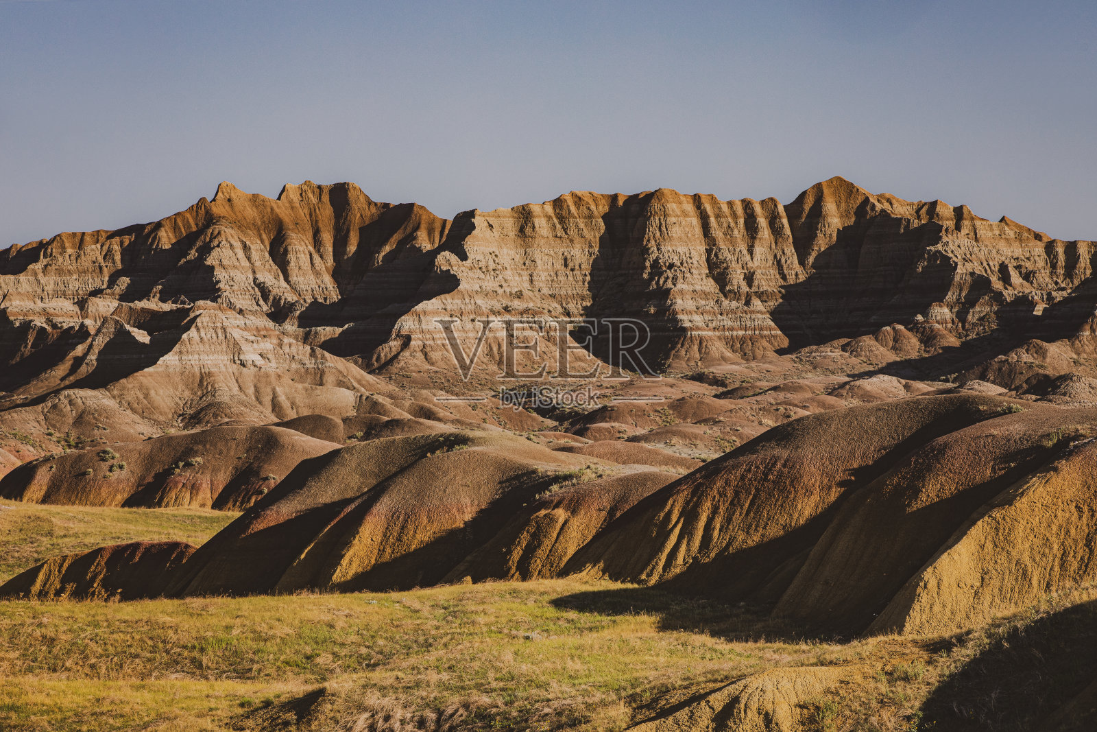 美丽的荒地景观前面的晴朗的天空照片摄影图片