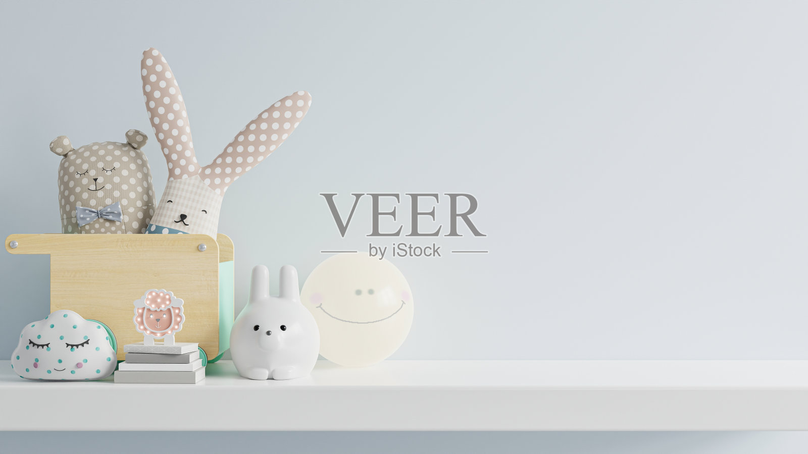 模型墙在孩子的房间背面墙壁有浅蓝色的背景。照片摄影图片