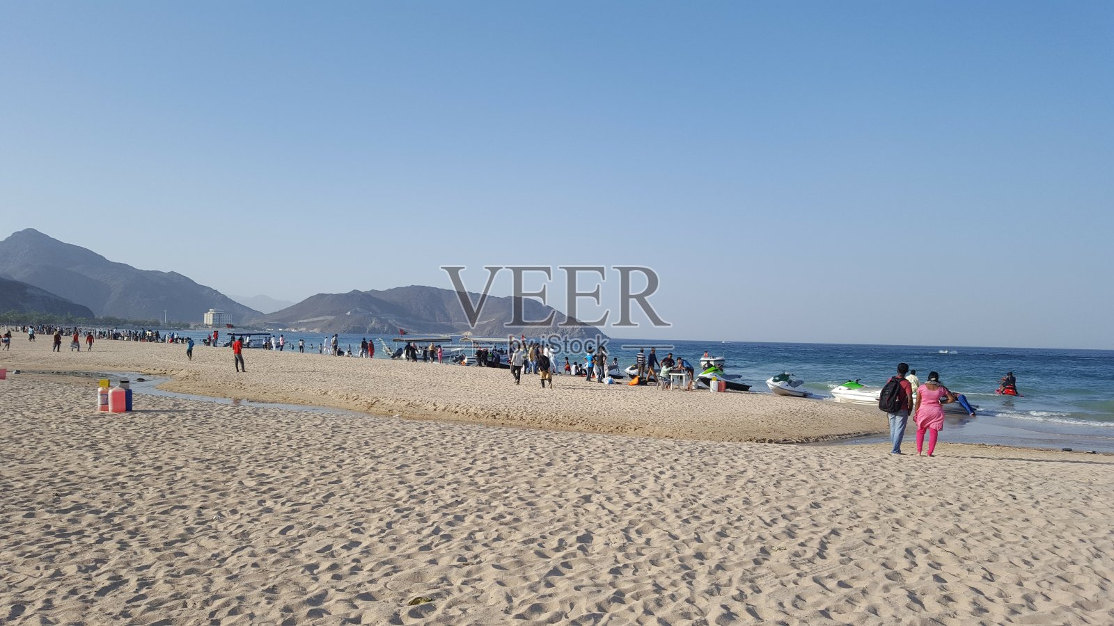 富查伊拉哈达和豪尔费坎山脉与海滩风光照片摄影图片