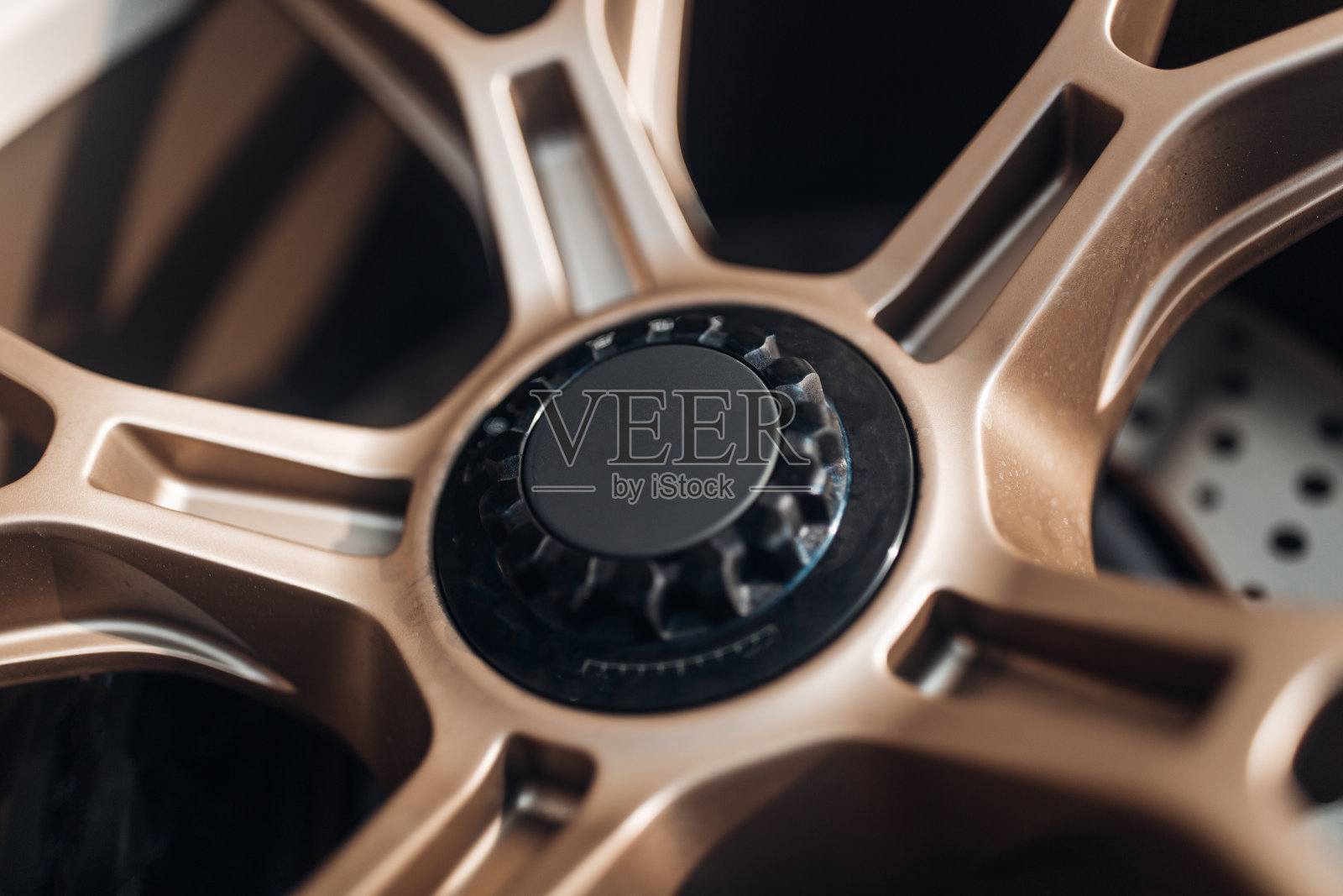 运动汽车车轮关闭与中央锁定照片摄影图片