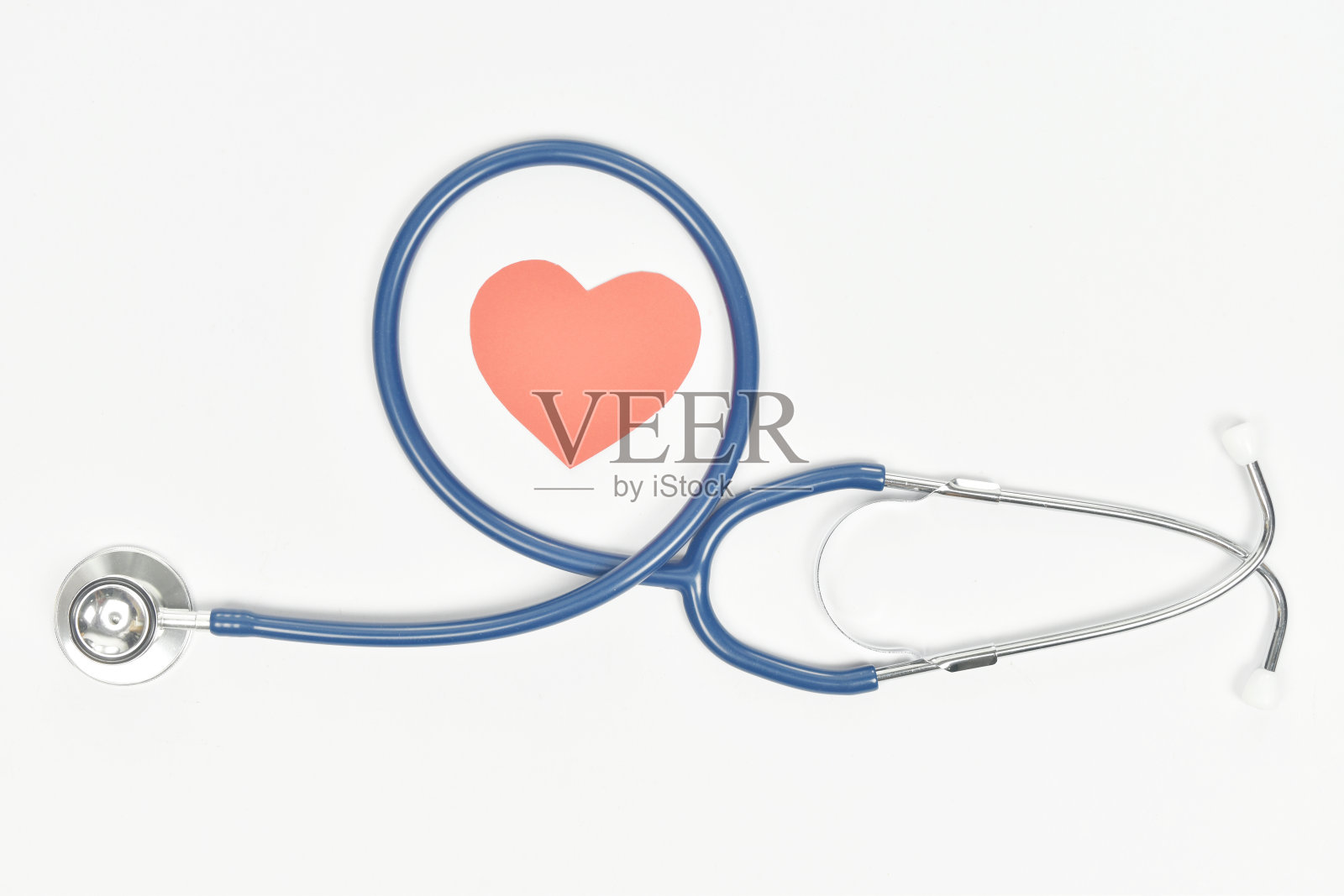 听诊器俯视图及白色心形图照片摄影图片