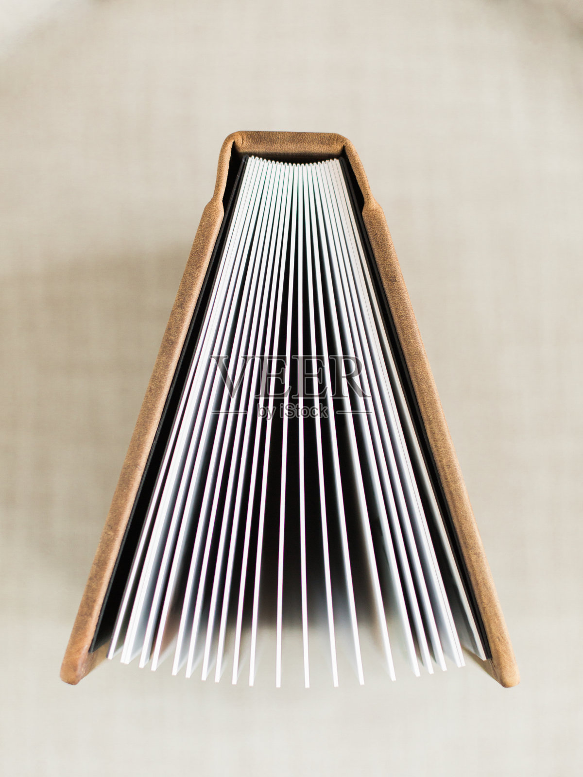 棕色皮革相册页面顶视图照片摄影图片