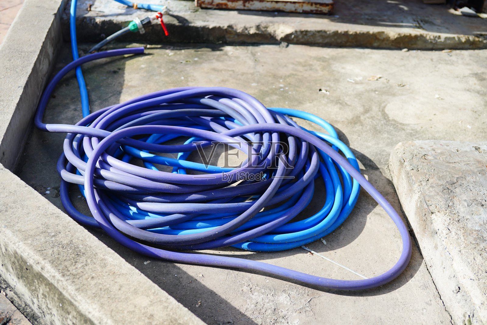 浇水胶管照片摄影图片