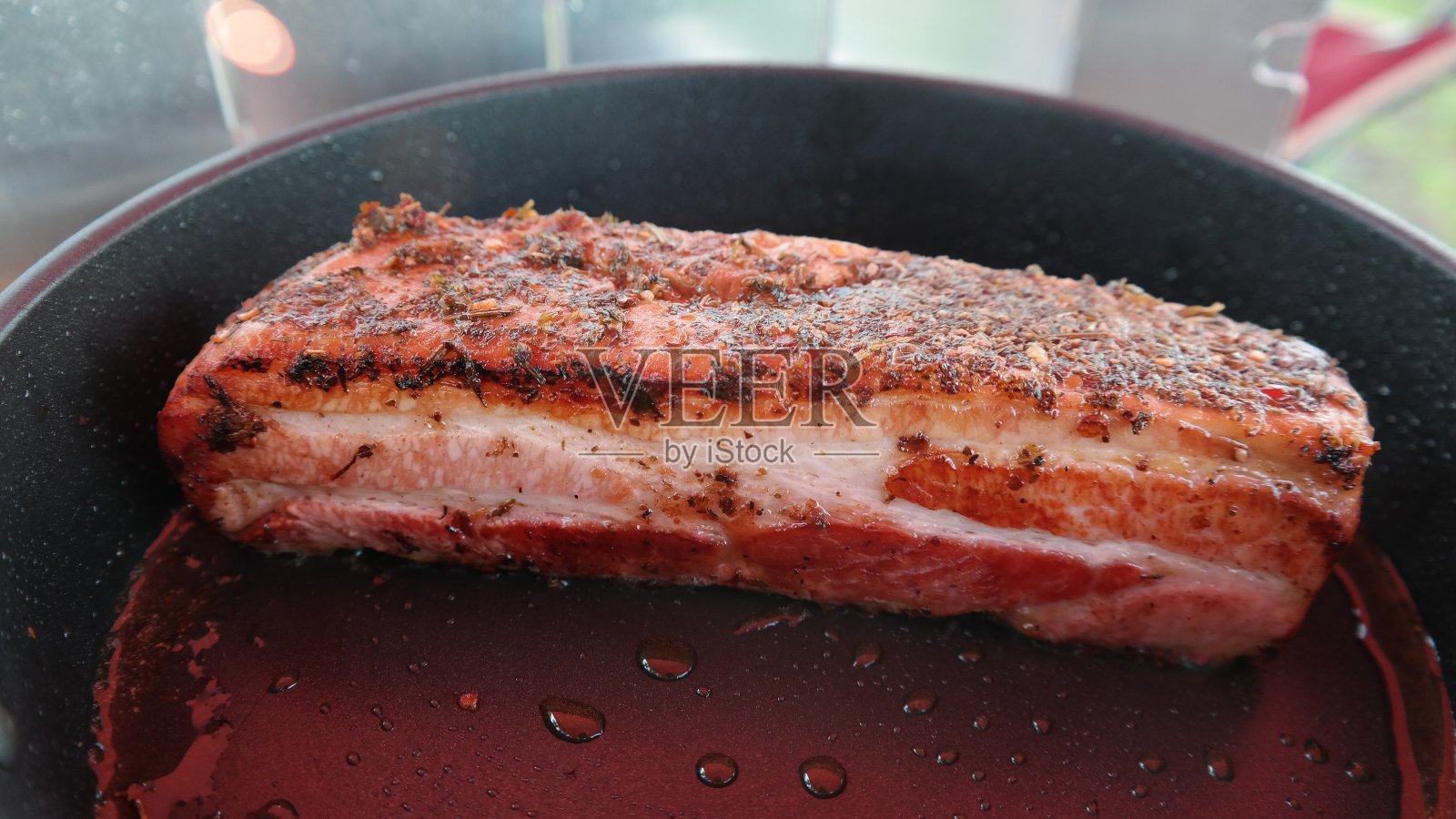 户外烧烤猪肉培根照片摄影图片