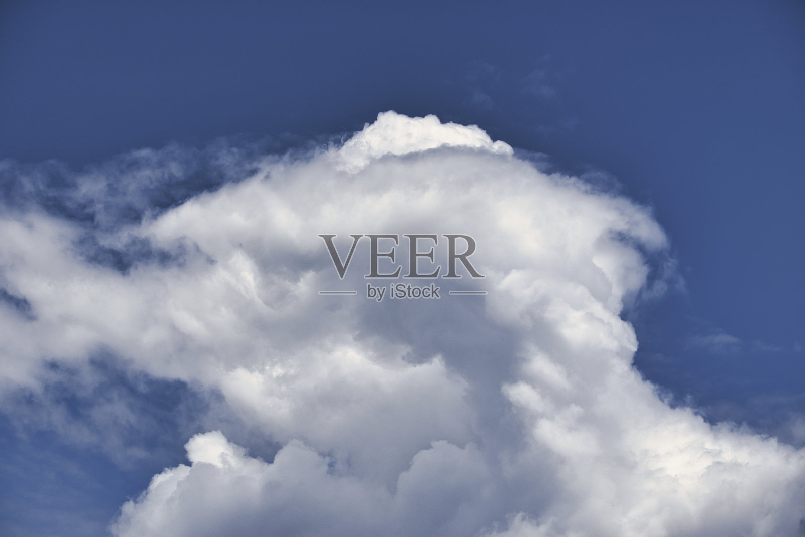 天空与云的纹理。照片摄影图片