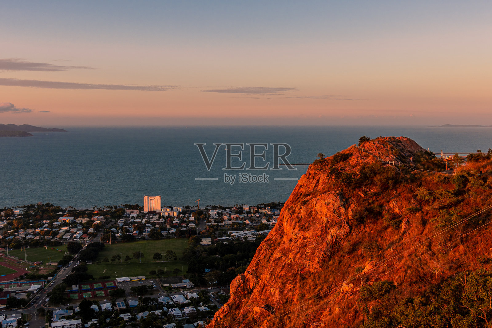 汤斯维尔城堡山日落照片摄影图片