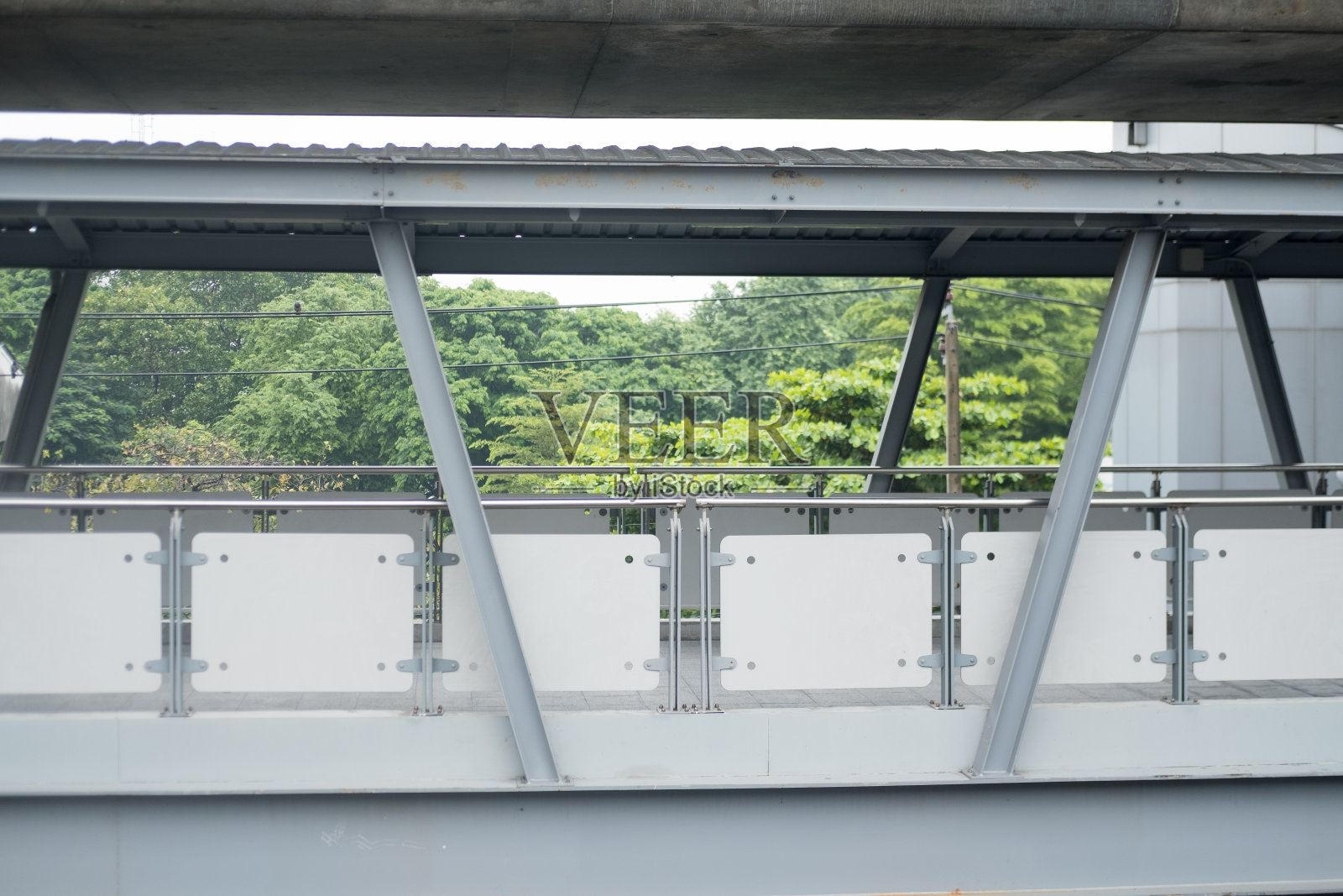 泰国曼谷的人行天桥。照片摄影图片