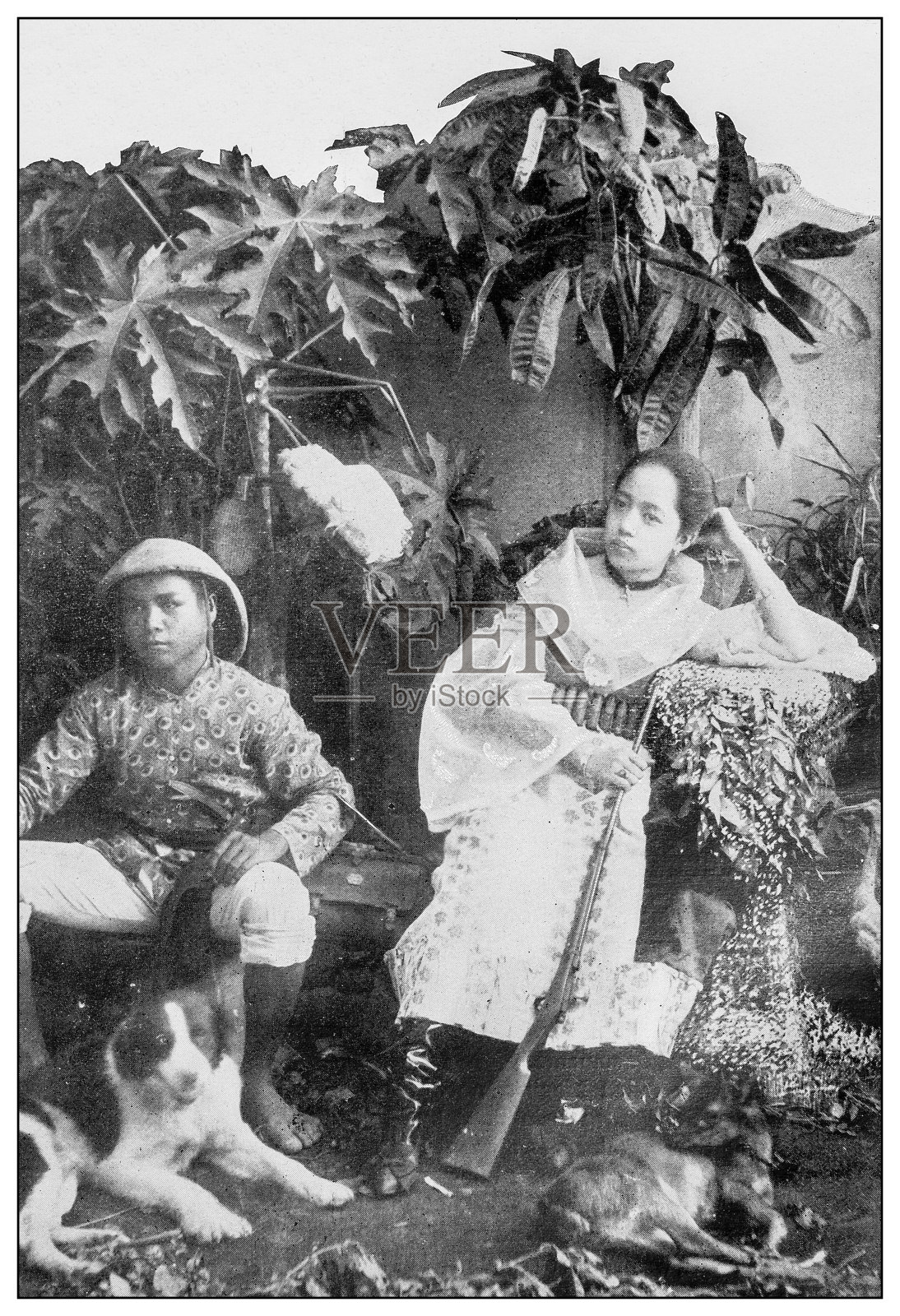 古董黑白照片:男孩和女孩，菲律宾照片摄影图片