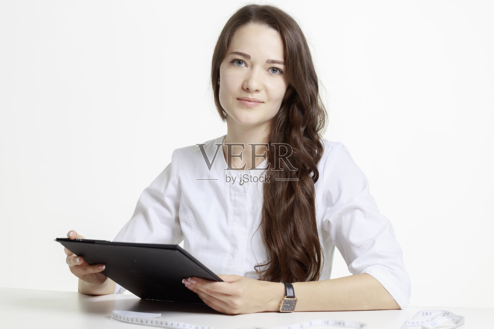 营养学家穿着白色医疗工作服照片摄影图片