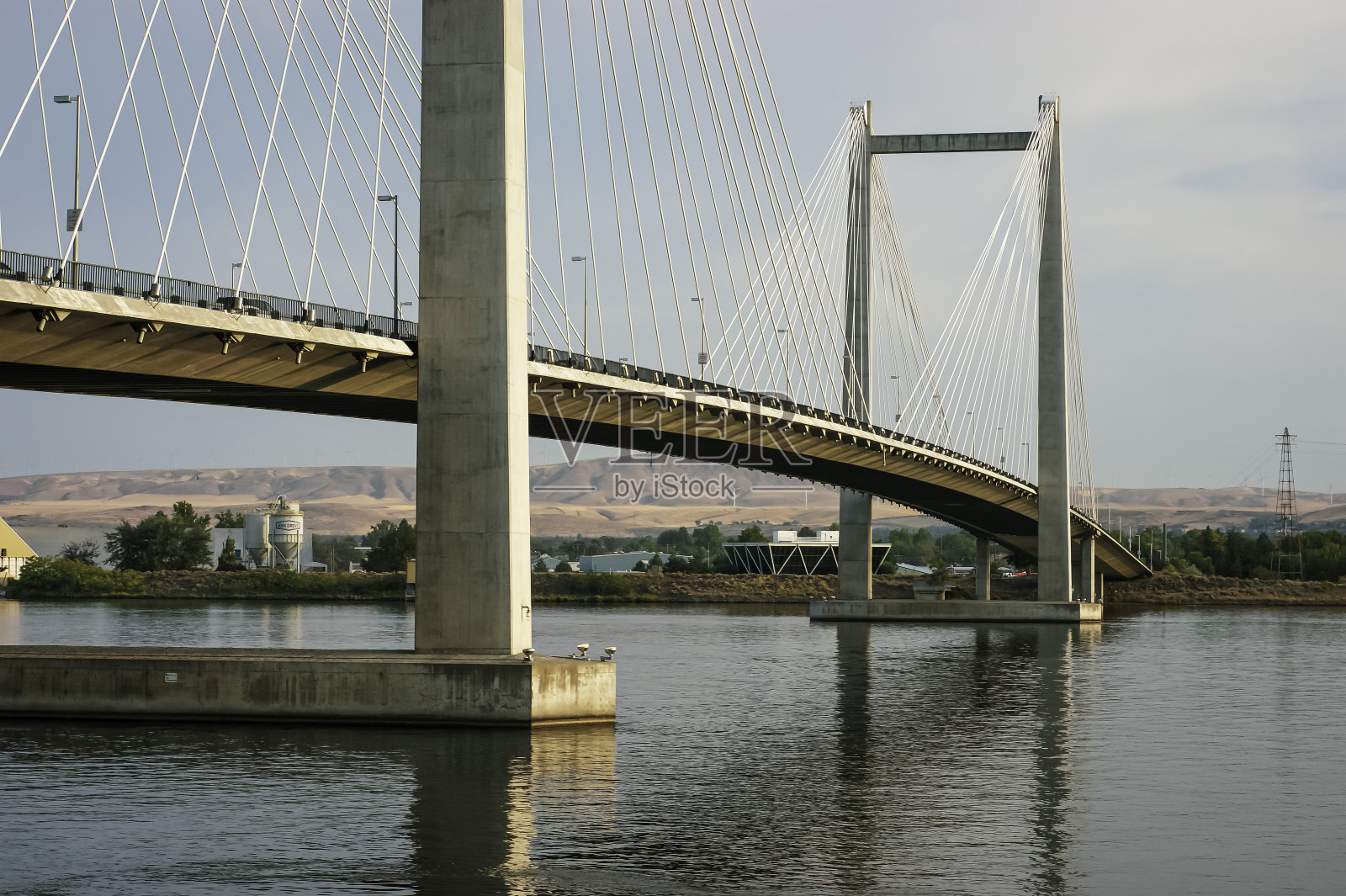 电缆桥架照片摄影图片