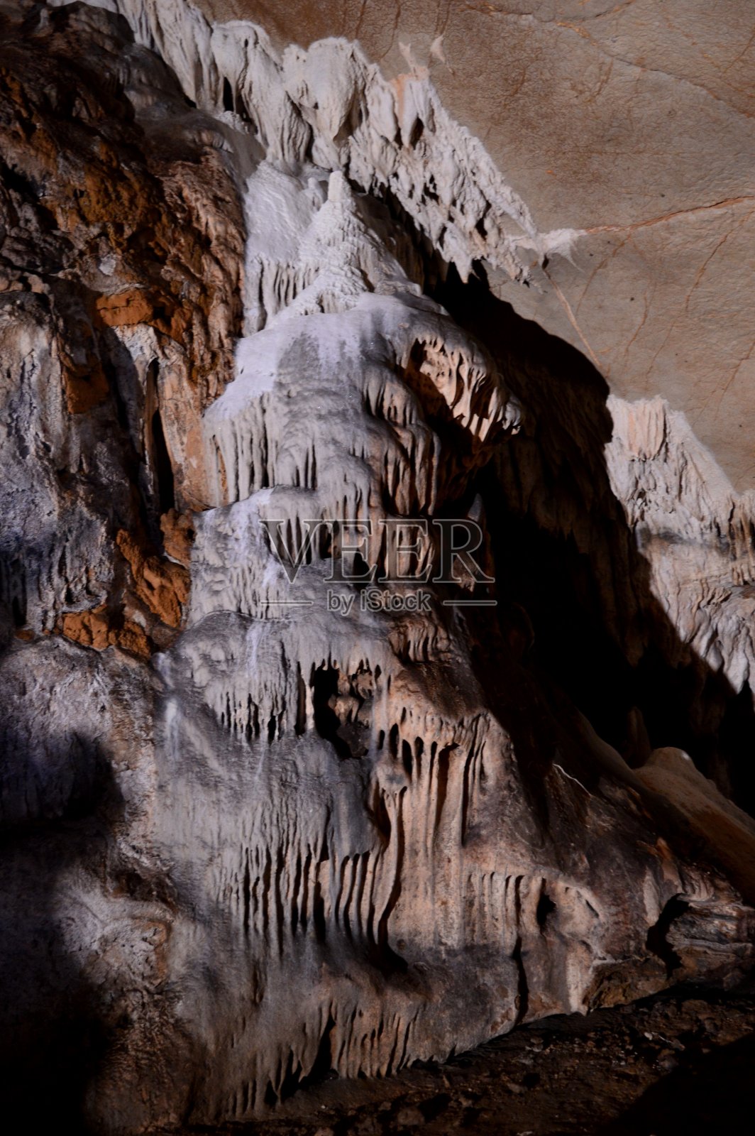 古老的洞穴和它的装饰照片摄影图片