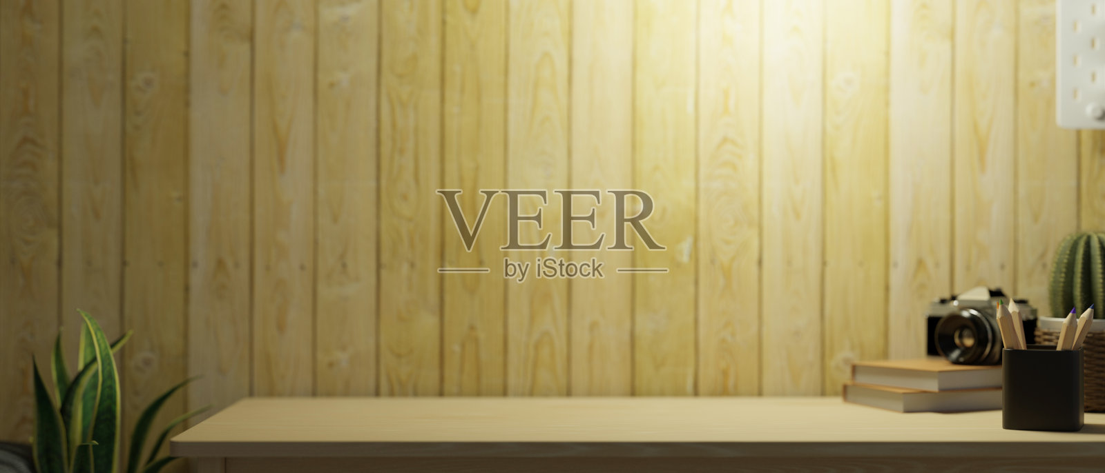 木桌与复制空间的产品展示在低灯光下照片摄影图片