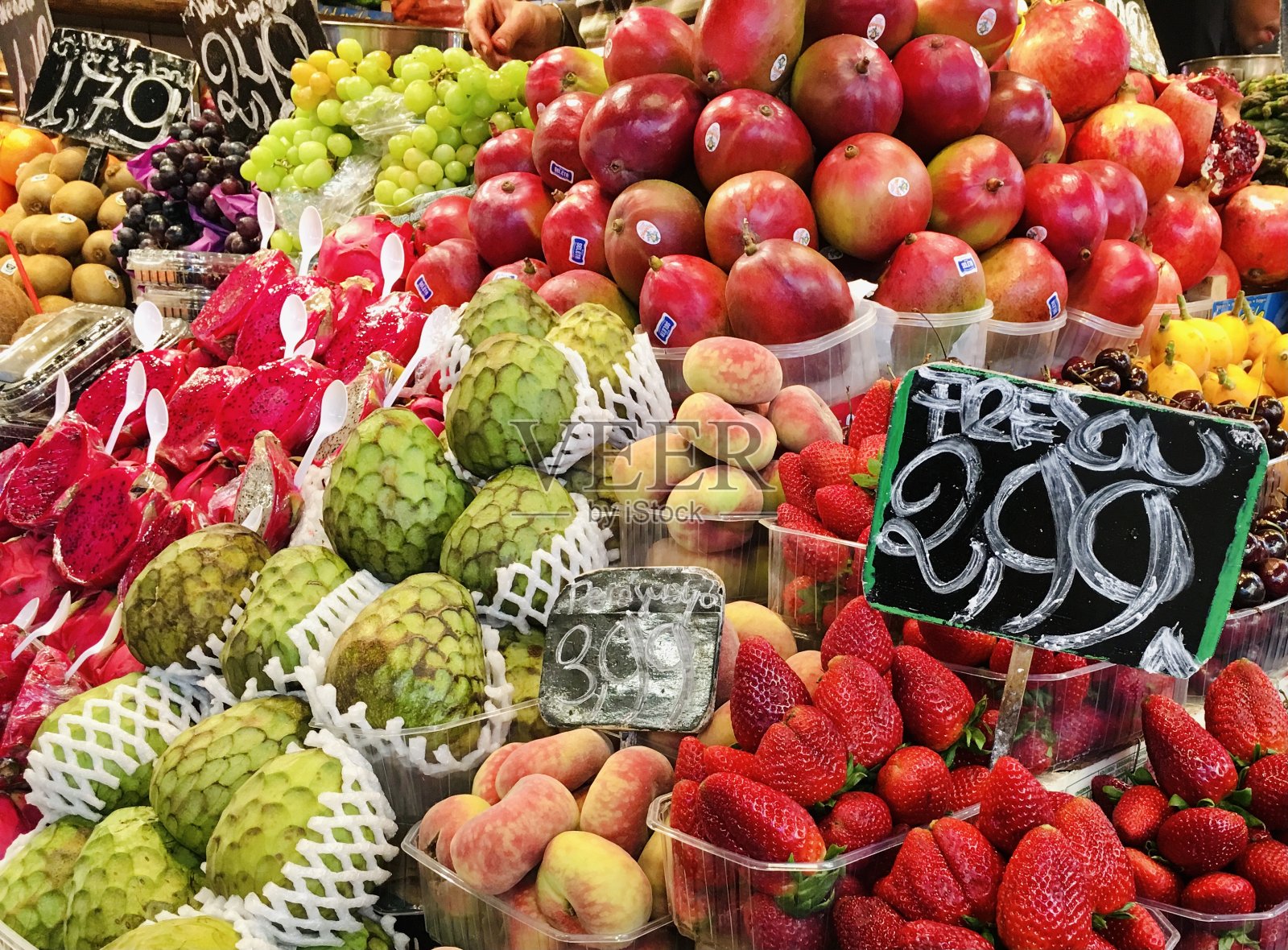 食物背景，巴塞罗那市场，西班牙照片摄影图片