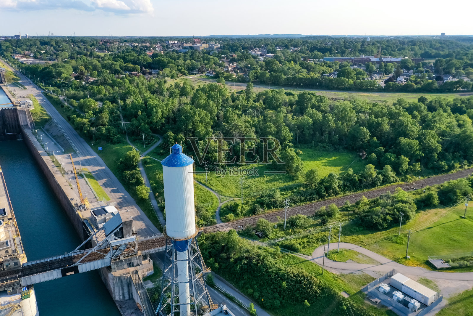 加拿大，圣凯瑟琳，阿兰堡，空中韦兰运河和双飞行锁照片摄影图片