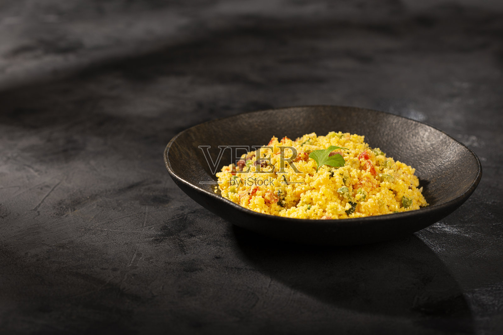 Cuscuz。典型的巴西东北部食物。照片摄影图片