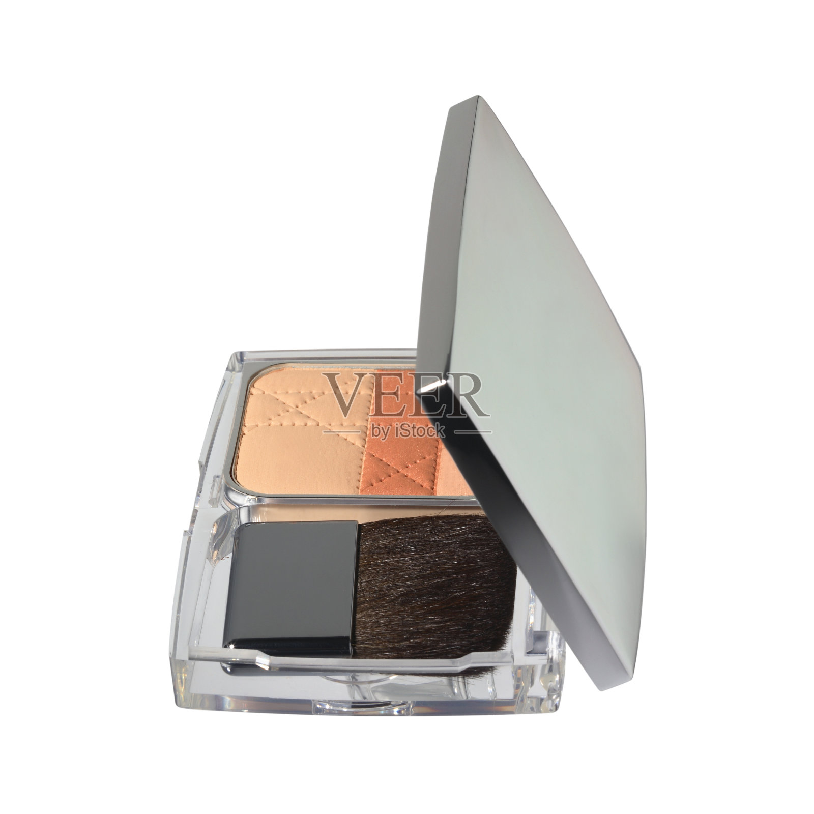 干粉饼在银方盒用化妆刷隔离在白色上照片摄影图片