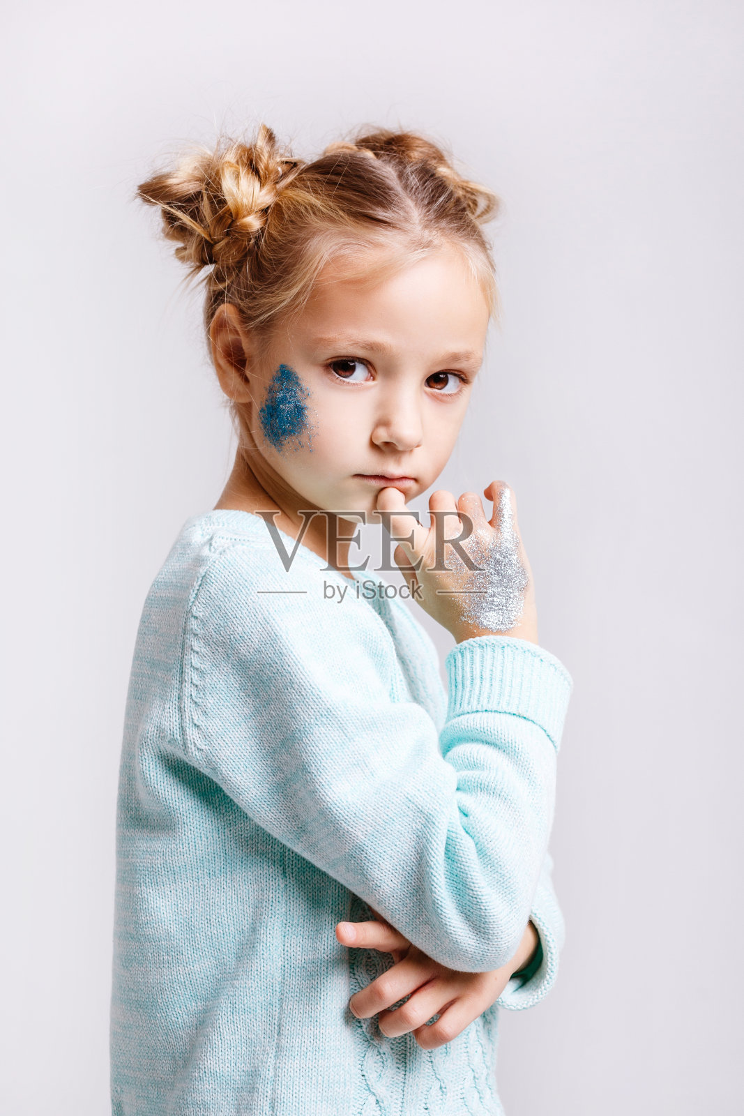 照片系列，亲爱的姐妹们在柔和的颜色，闪光。照片摄影图片