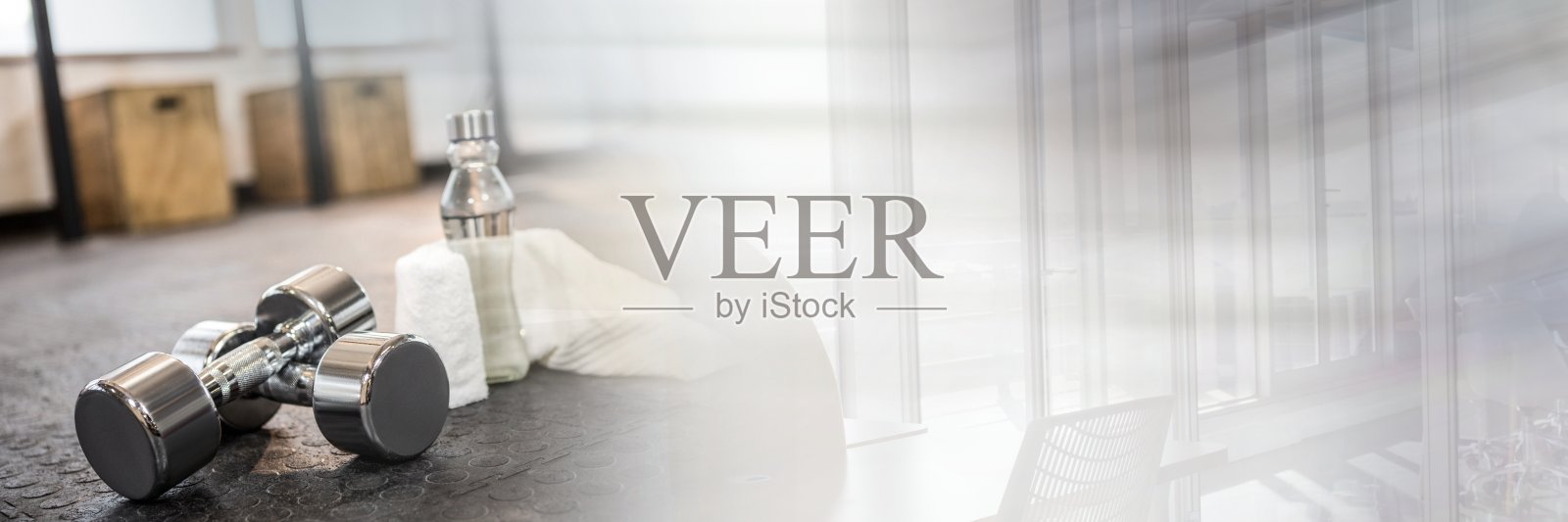 健身房里的哑铃照片摄影图片