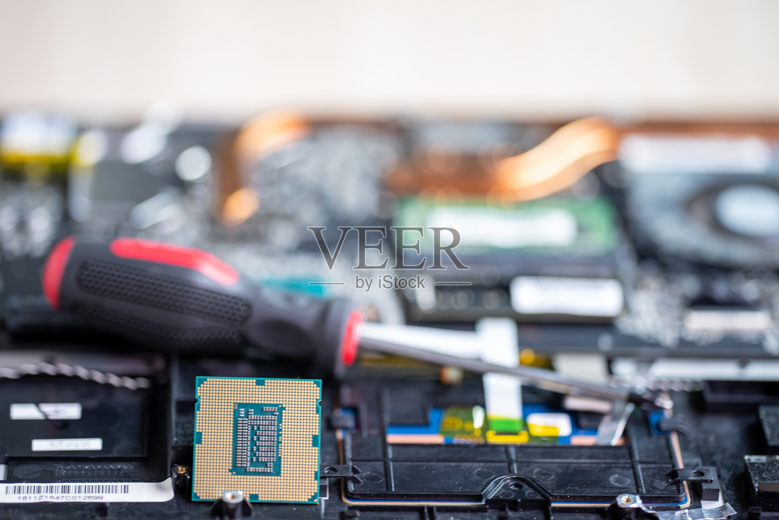 笔记本电脑正在维修电脑维修服务。硬件支持。电子技术。照片摄影图片