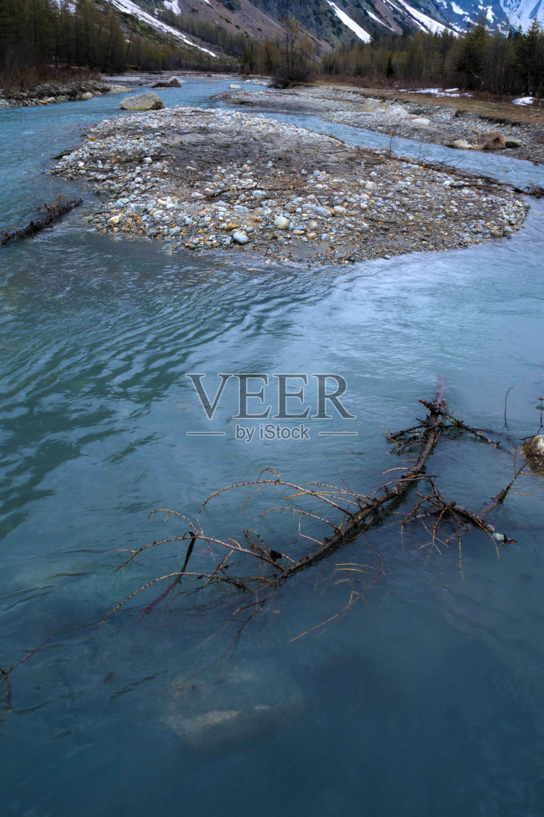 雪貂谷的小溪照片摄影图片