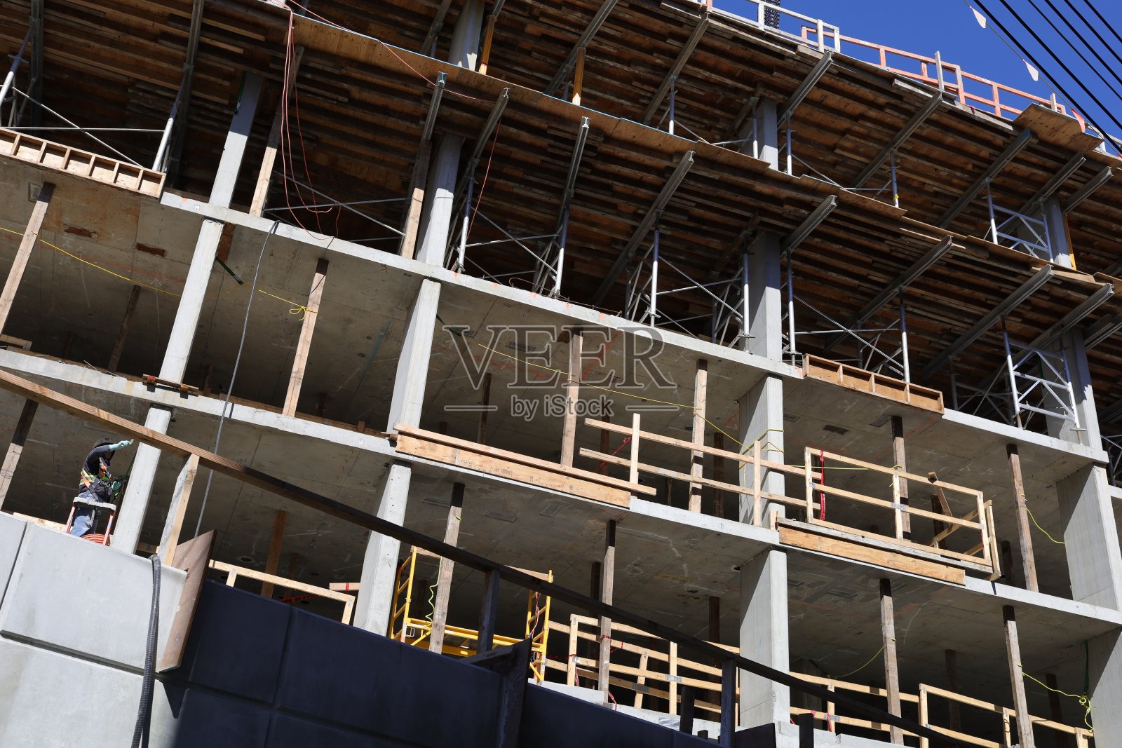 建设城区高层新建筑起重机照片摄影图片