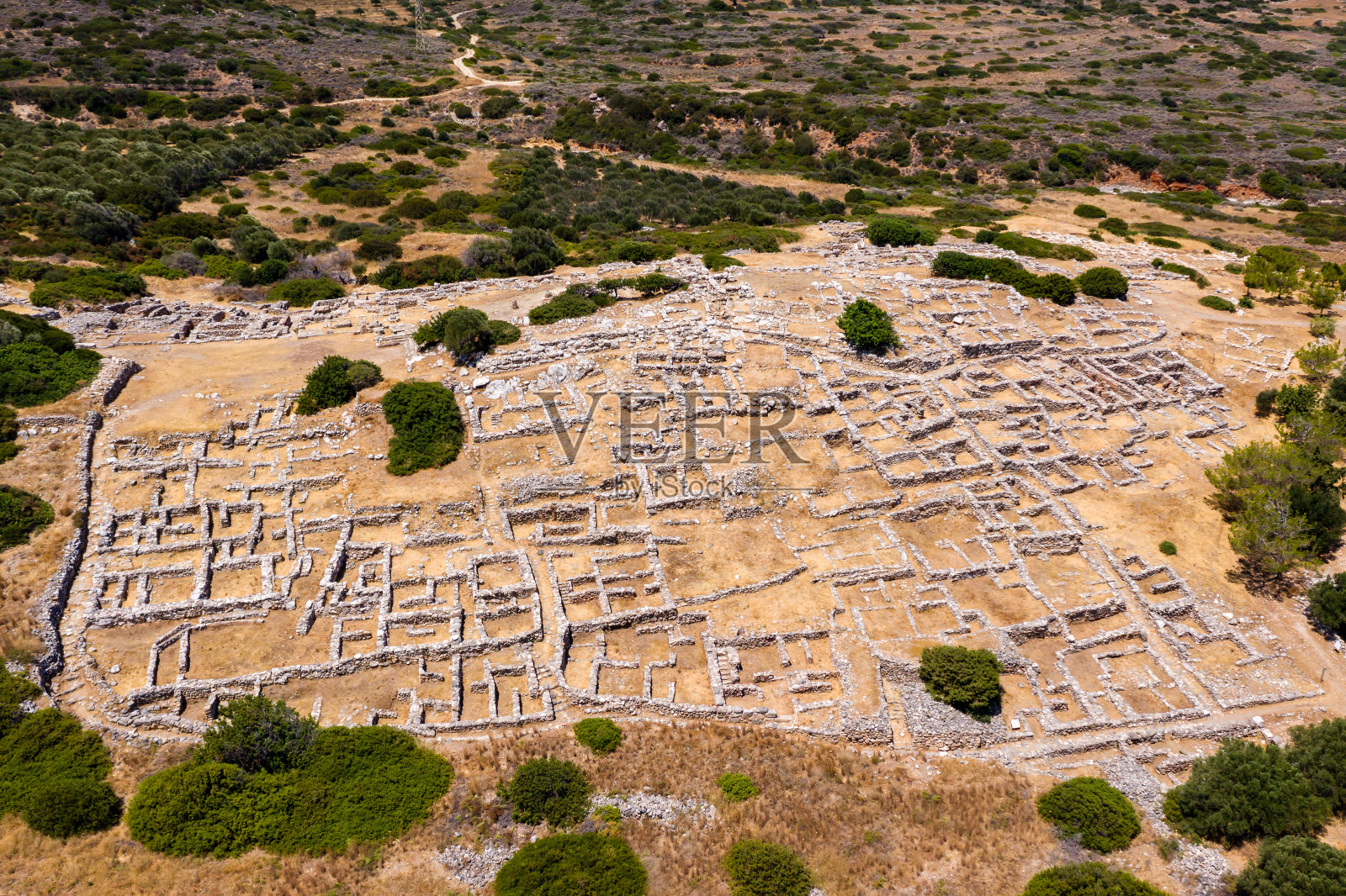 无人机拍摄的希腊克里特岛古尔尼亚古米诺斯遗迹照片摄影图片