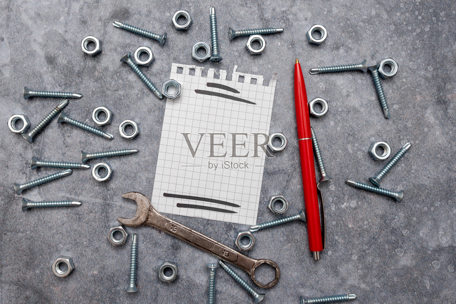 新想法，维修计划的头脑风暴，维修方案，施工项目，创造性思维螺母和螺栓模式，工具箱工具照片摄影图片