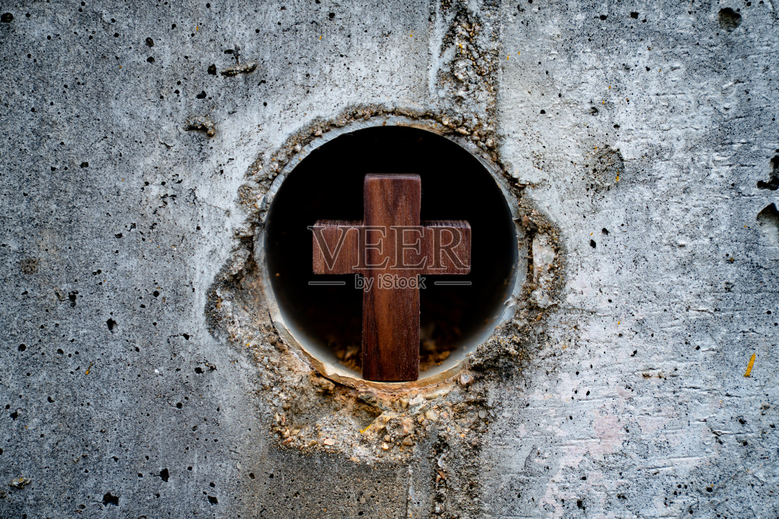 砖背景木十字照片摄影图片