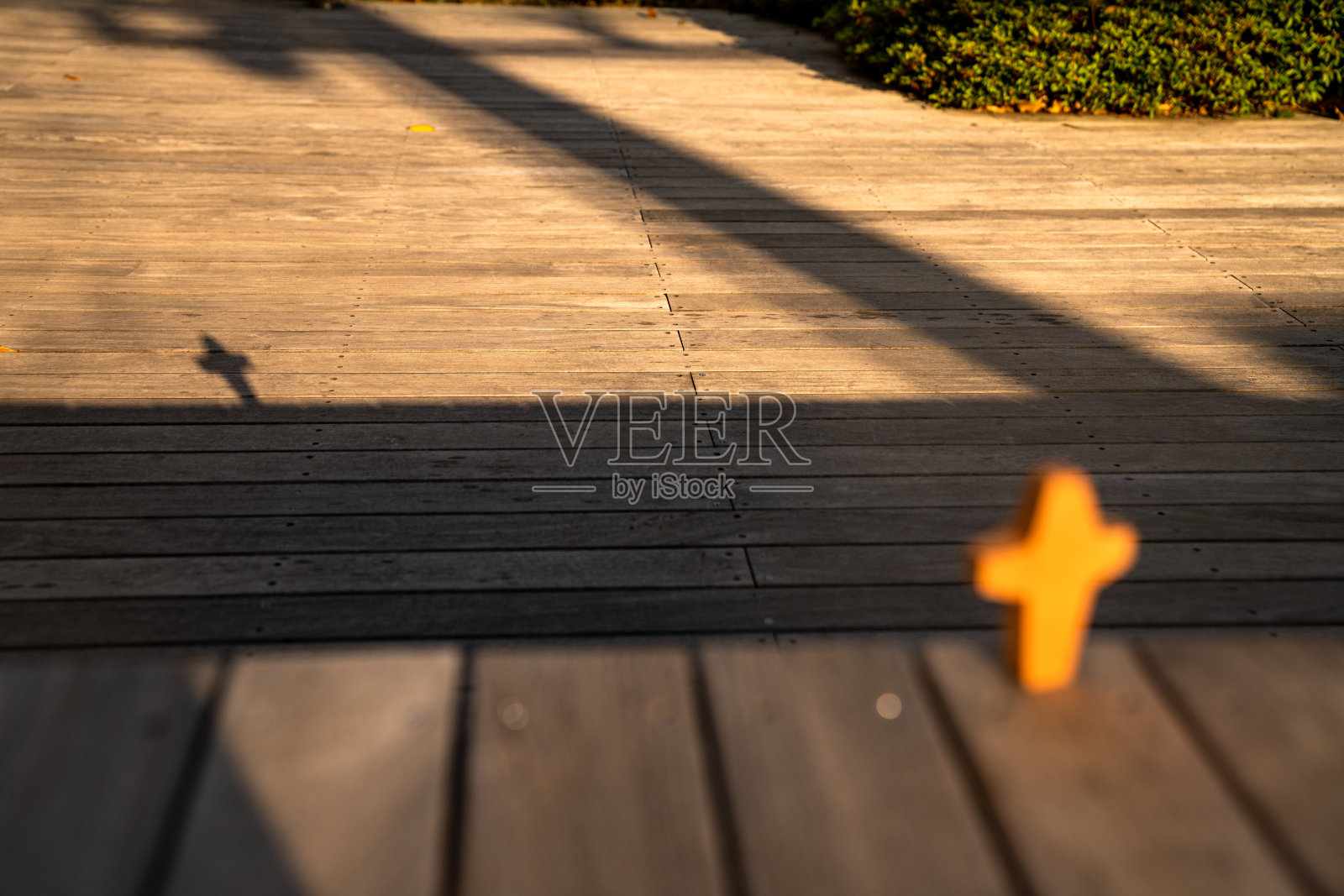 日落背景木十字照片摄影图片