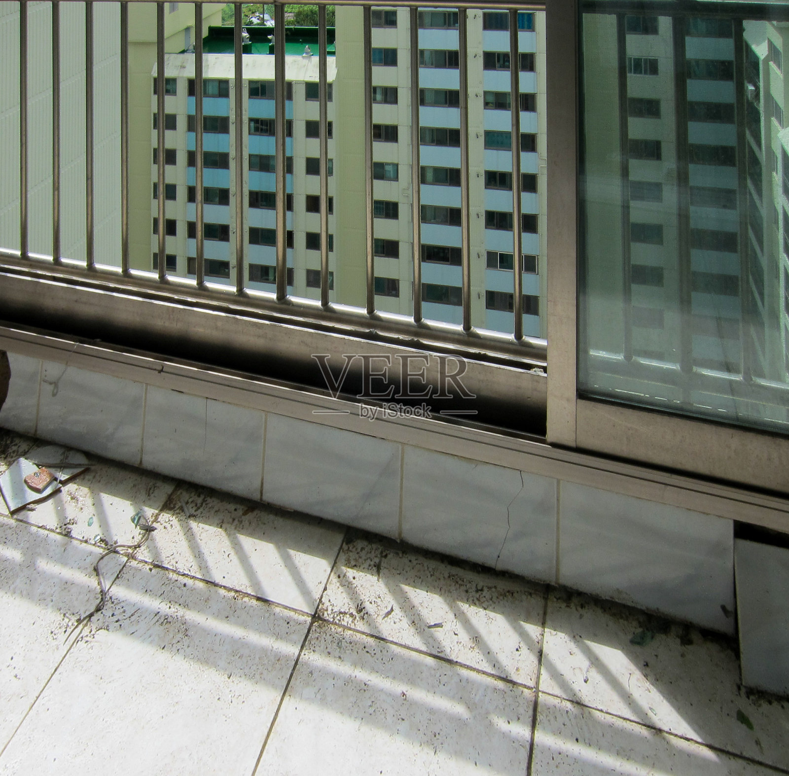 韩国的一间旧公寓照片摄影图片