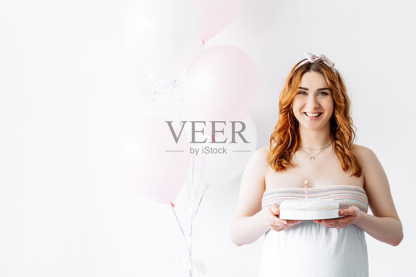 快乐孕妇聚会庆祝节日照片摄影图片