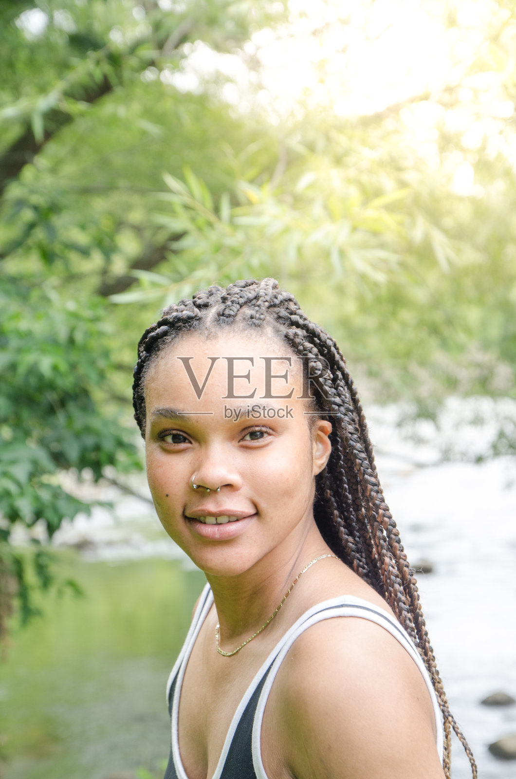 年轻的海地女人的头像照片摄影图片