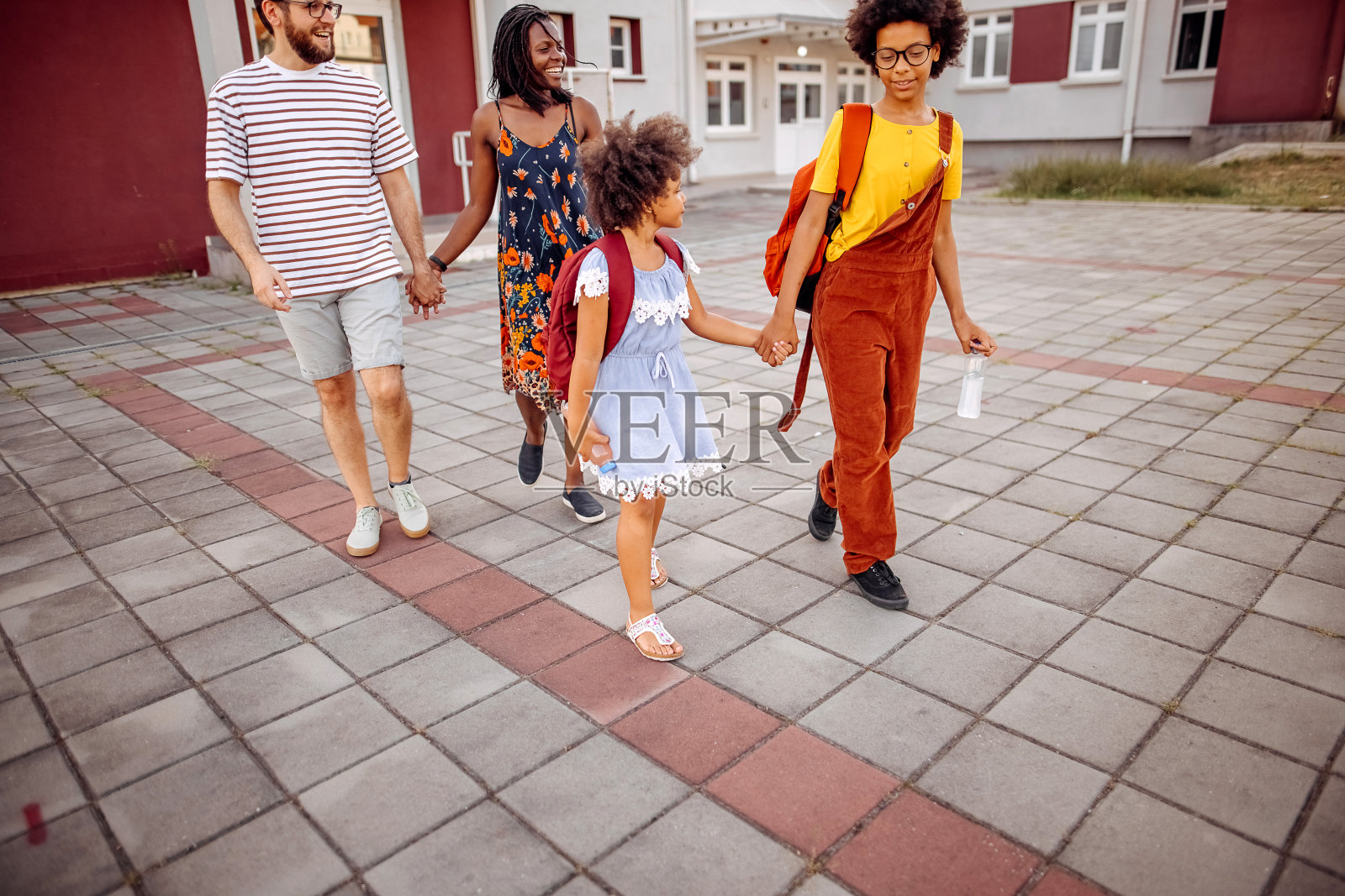 家人总是在那里照片摄影图片