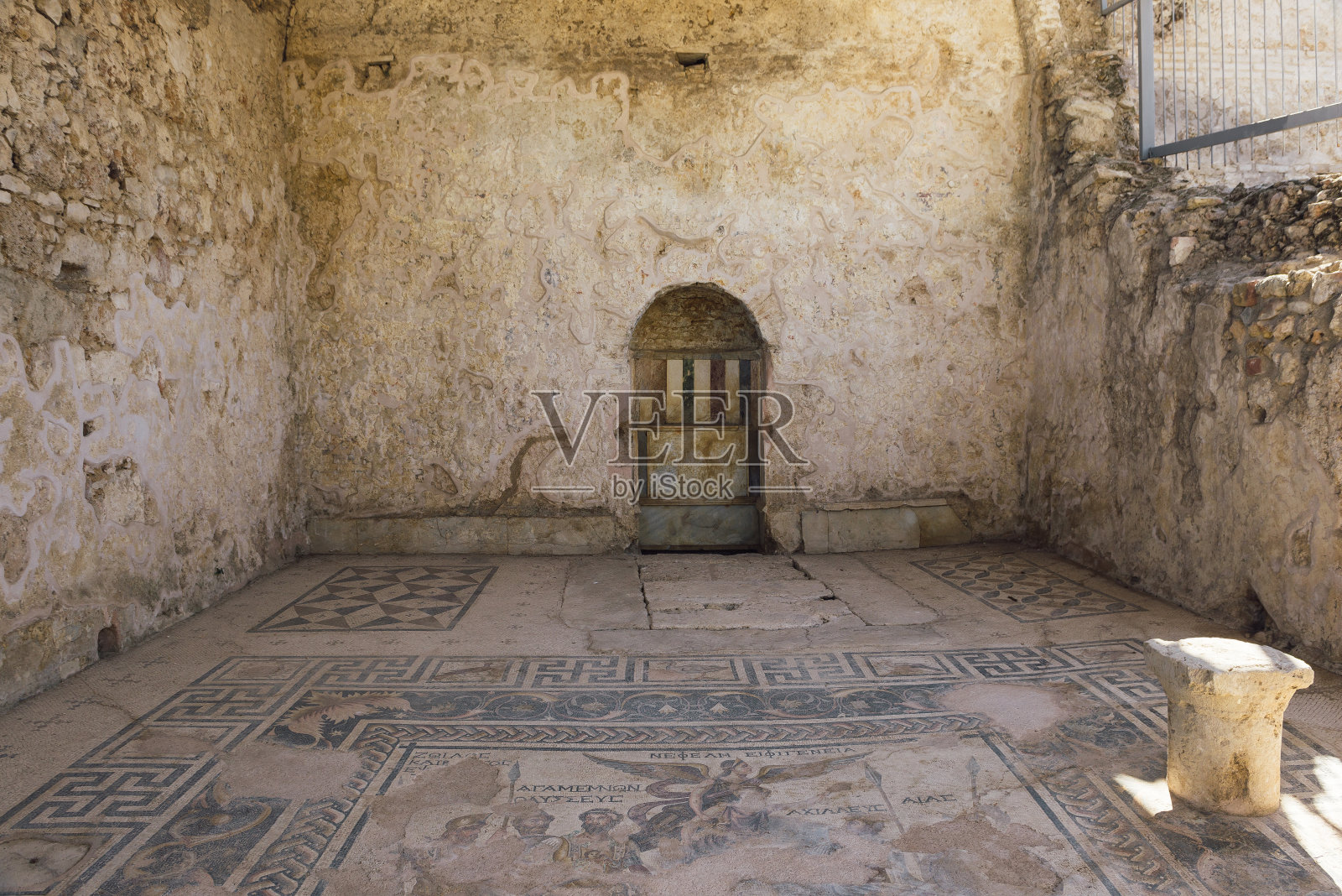 土耳其安塔利亚附近的希腊古城佩尔热的马赛克。帕热是土耳其地中海南部海岸的一座古希腊城市照片摄影图片