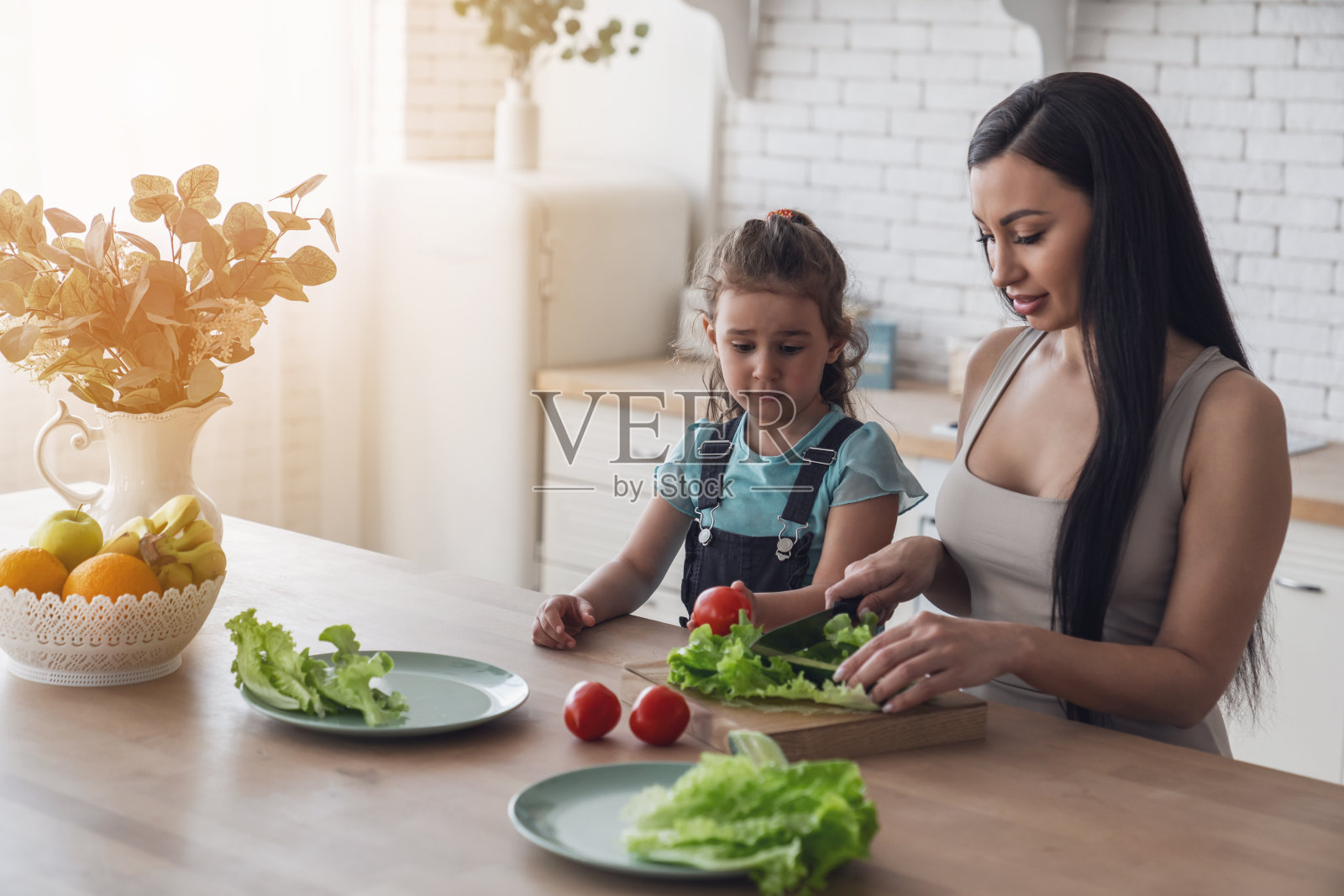 妈妈和女儿照片摄影图片