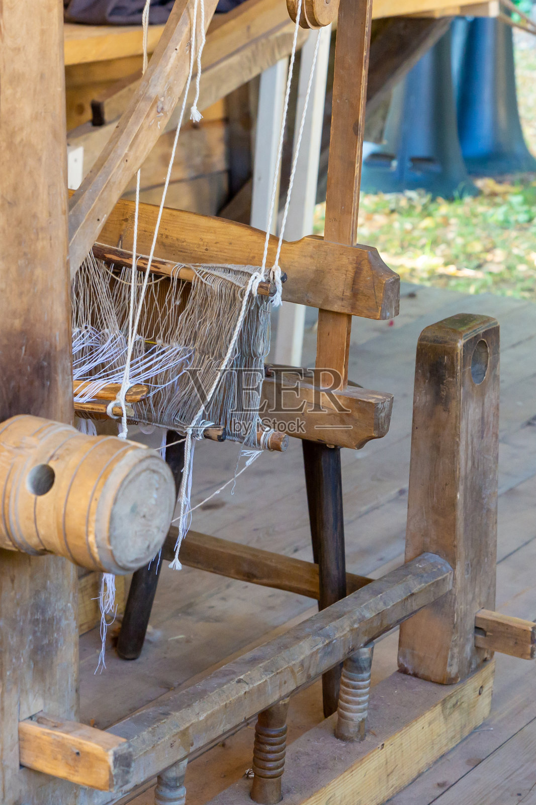 木织机是生产织物的传统工具照片摄影图片