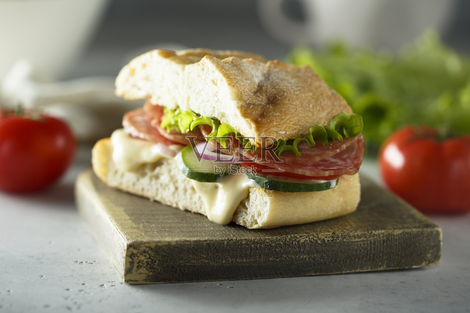 三明治和香肠照片摄影图片