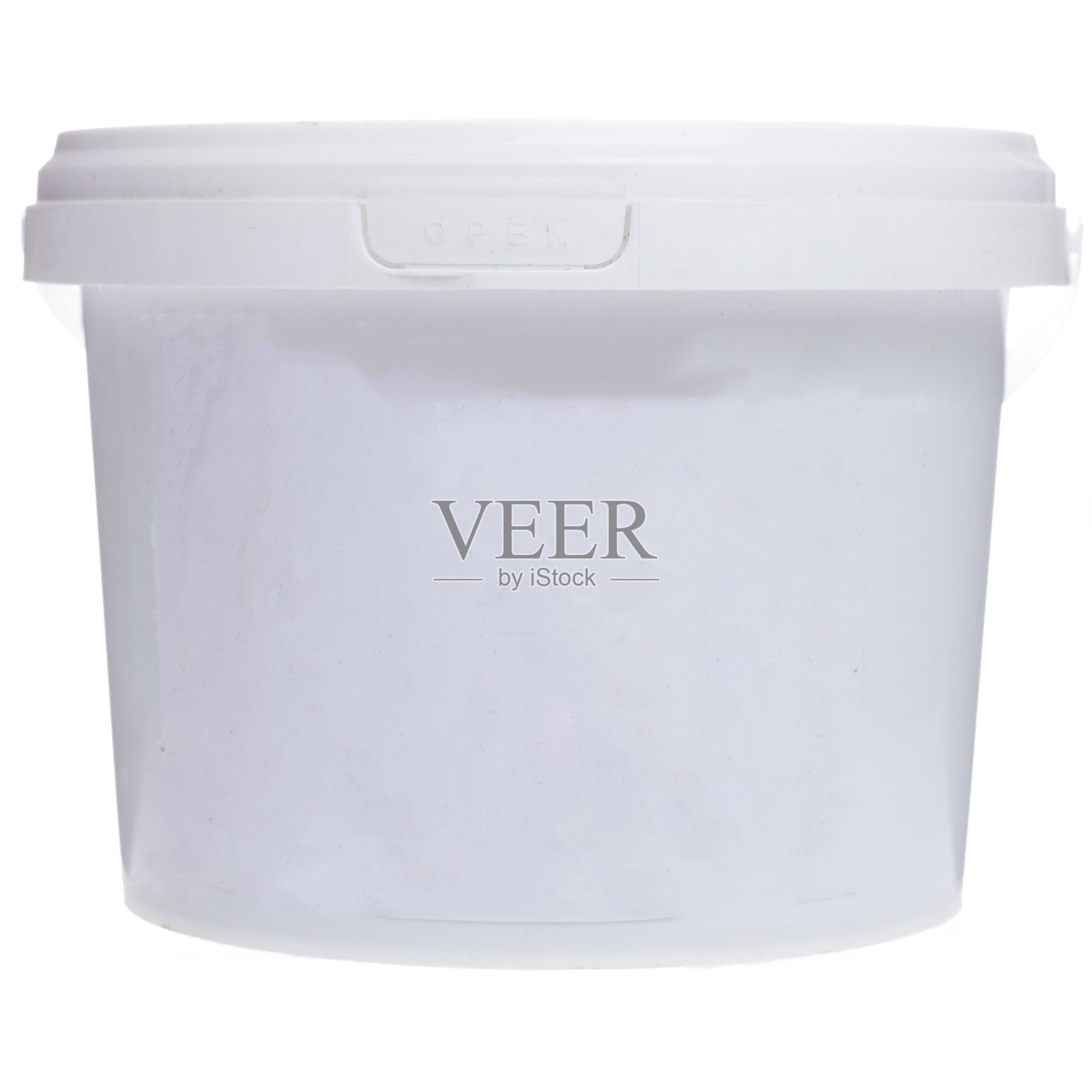 塑料砂浆桶。装在白桶里的建筑家用化学品。建设桶分离。照片摄影图片