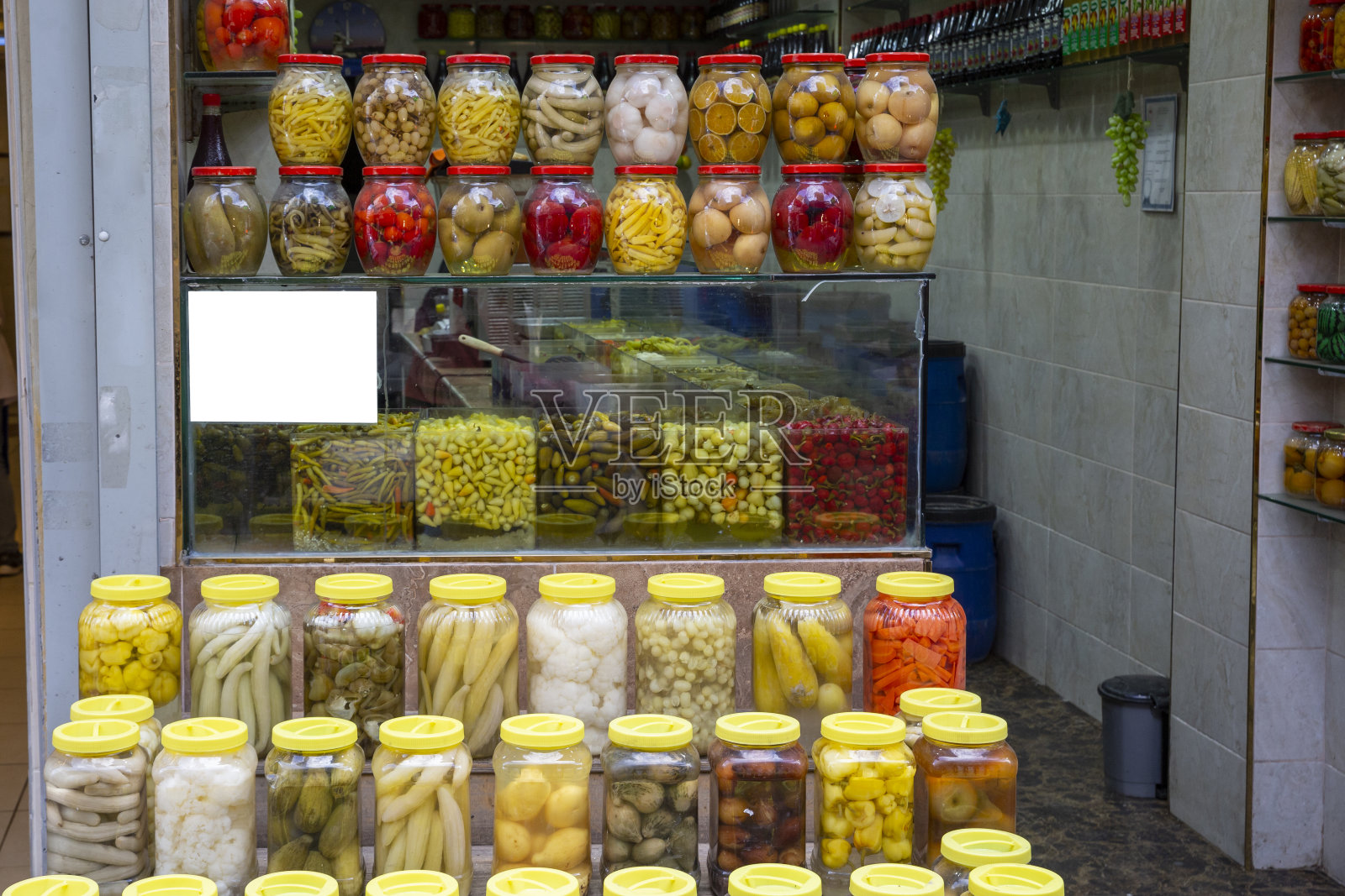 自制的罐装腌菜照片摄影图片