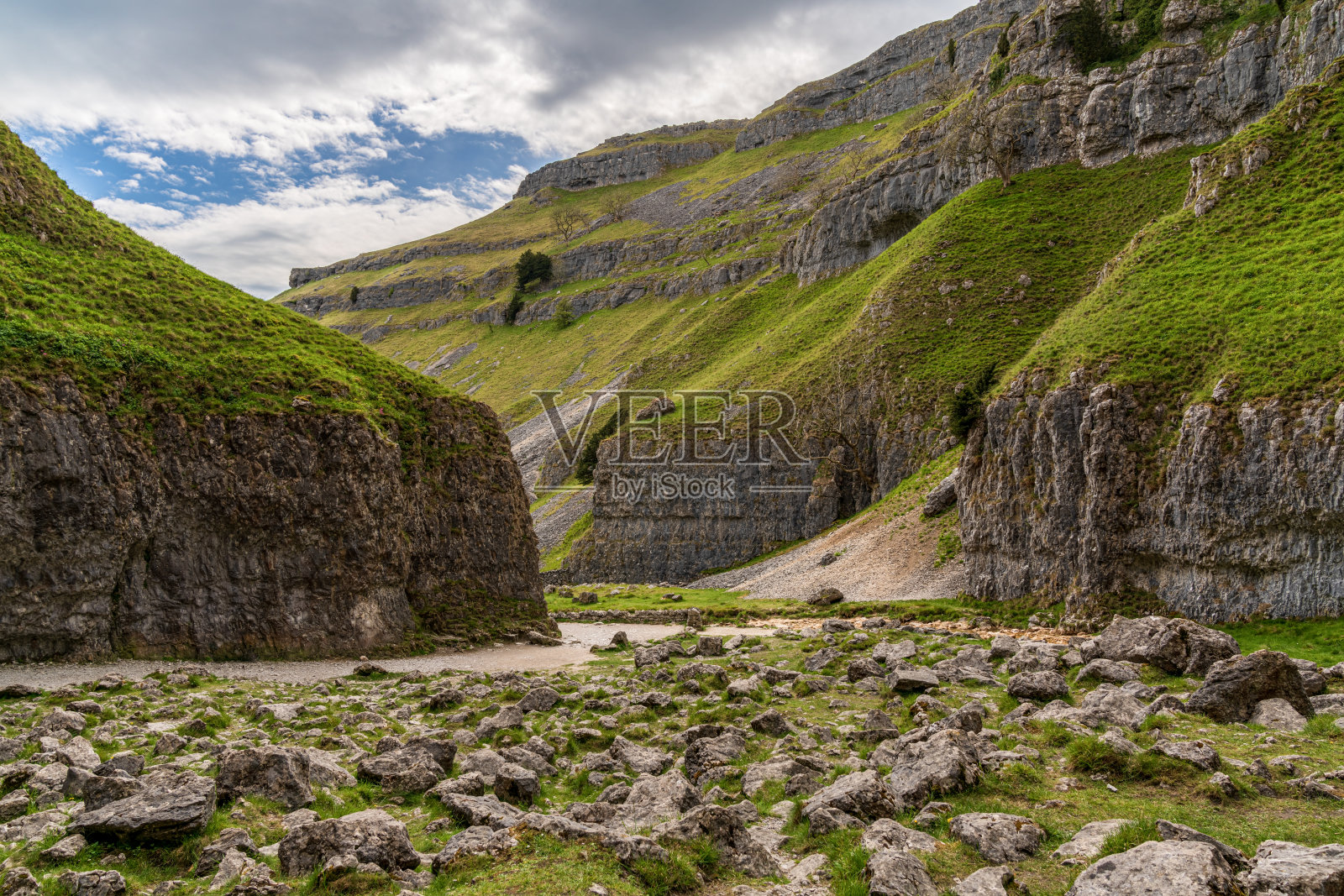 Gordale Scar，北约克郡，英格兰照片摄影图片