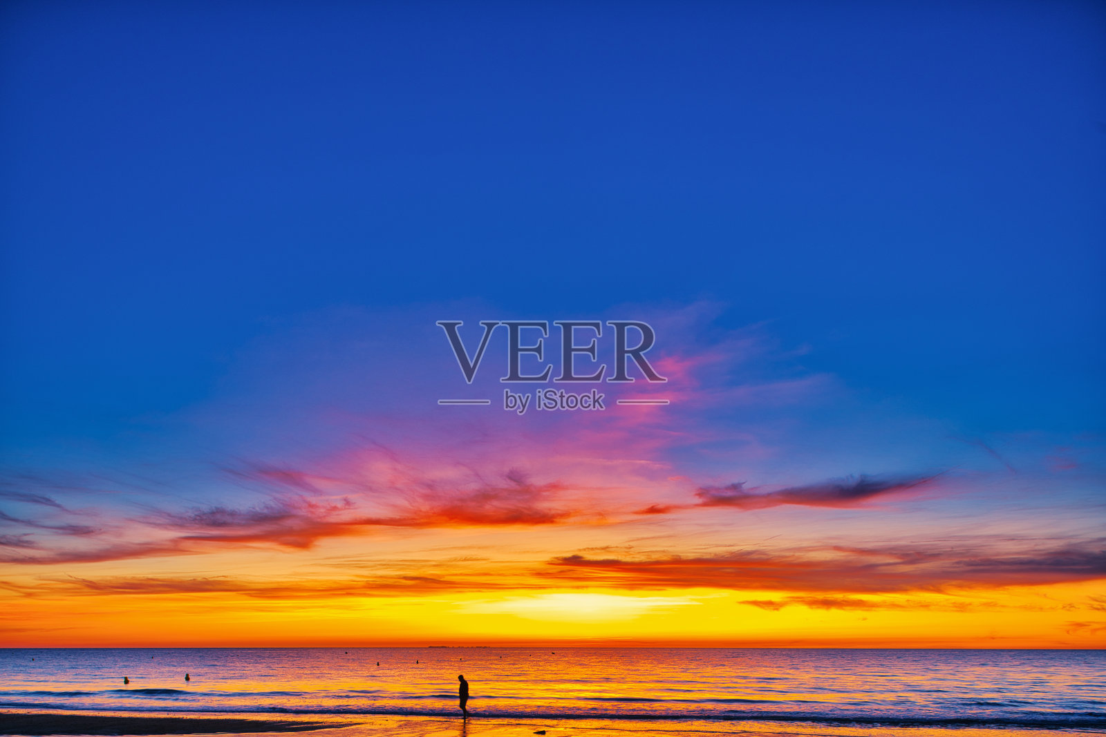 惊人的日落法国诺曼底/黄昏照片摄影图片