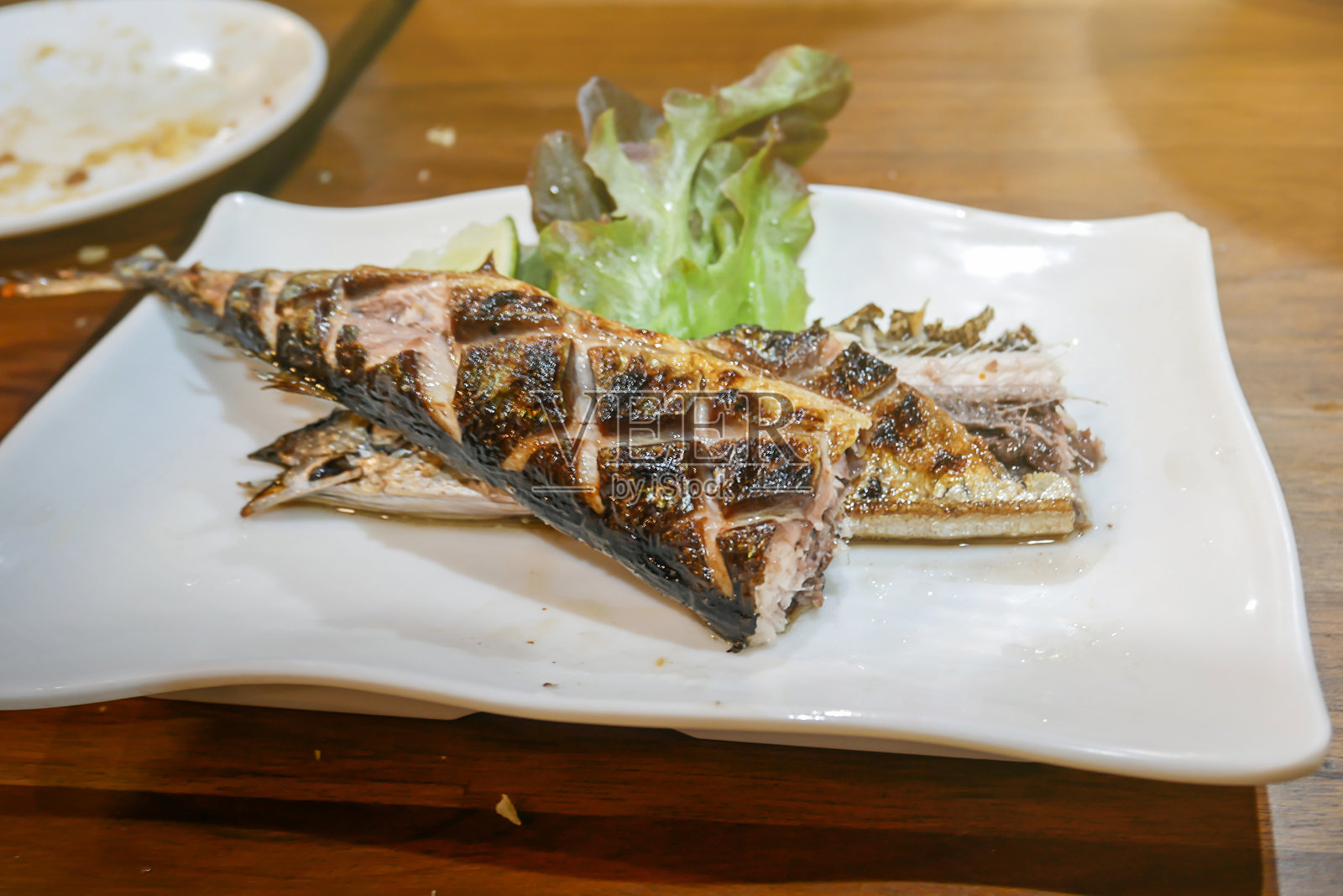 烤鱼照片摄影图片