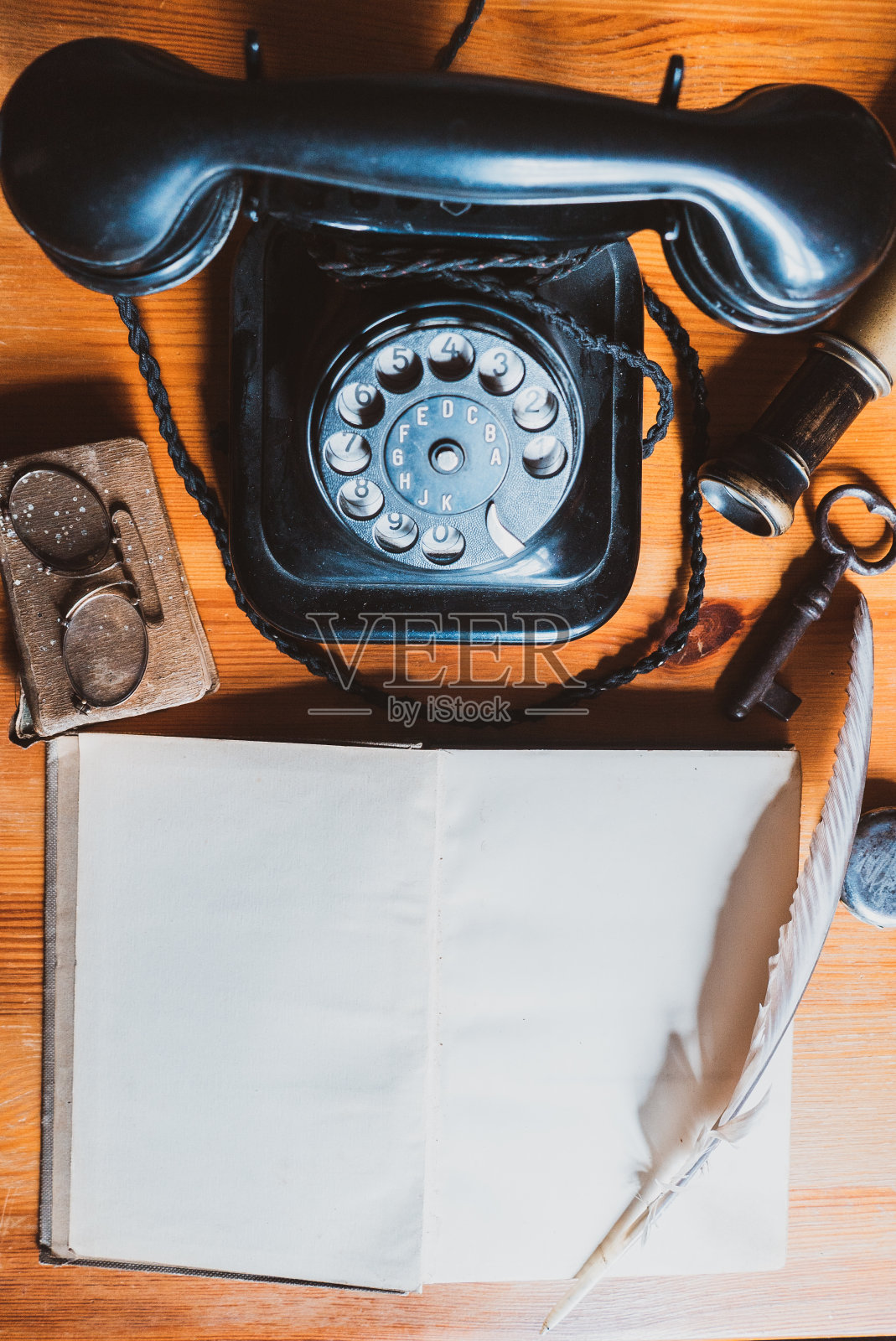 古董书桌配件。的货物照片摄影图片