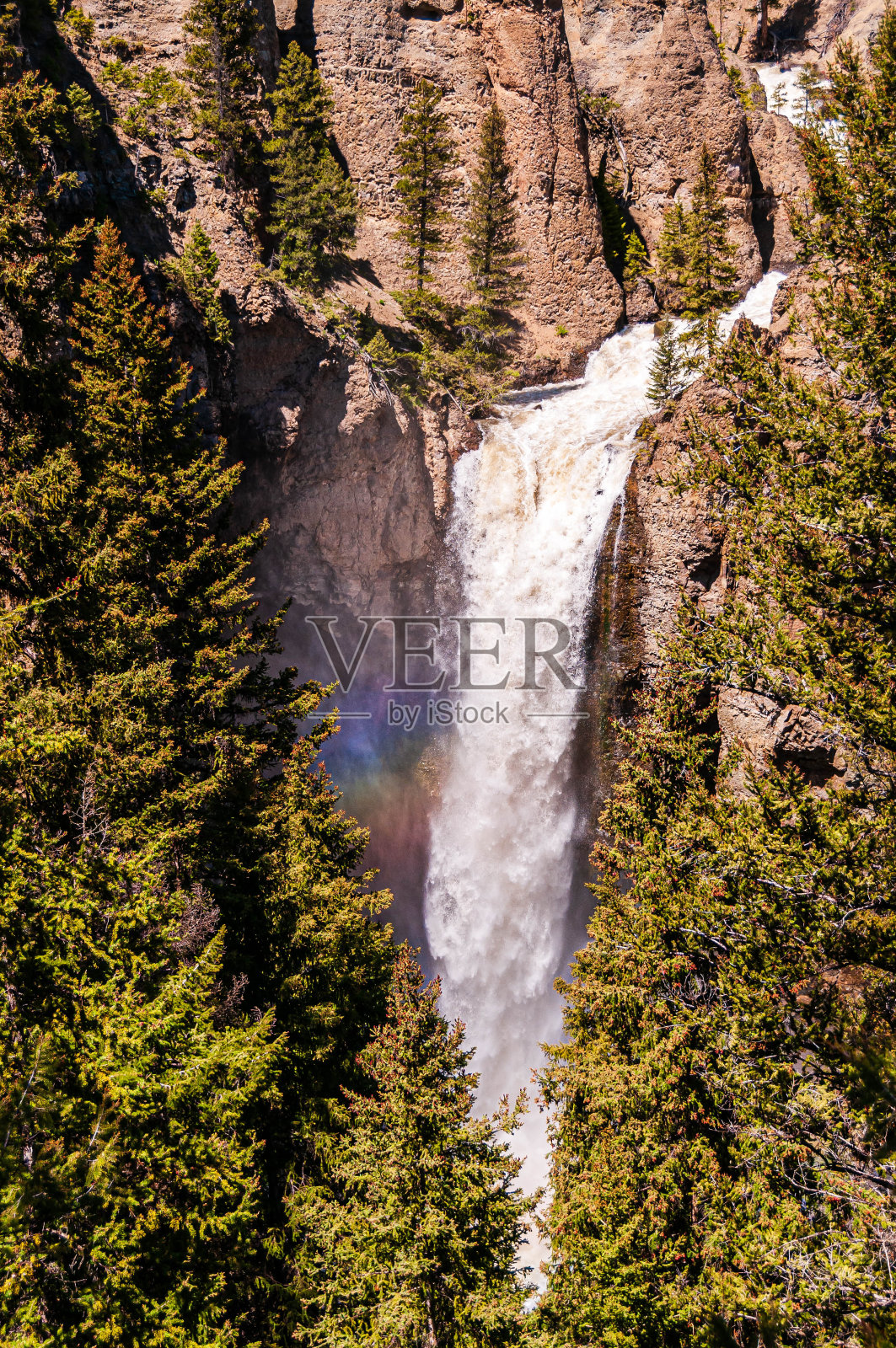黄石国家公园的瀑布照片摄影图片