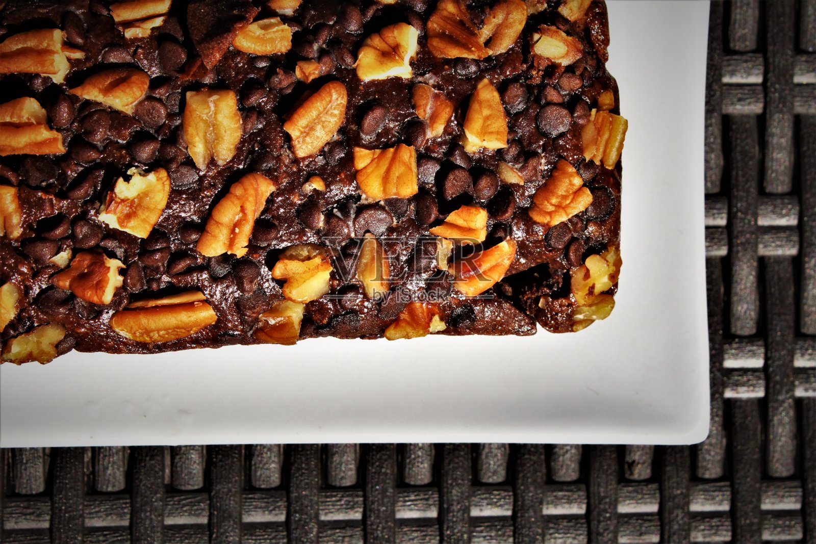 核桃布朗尼蛋糕照片摄影图片