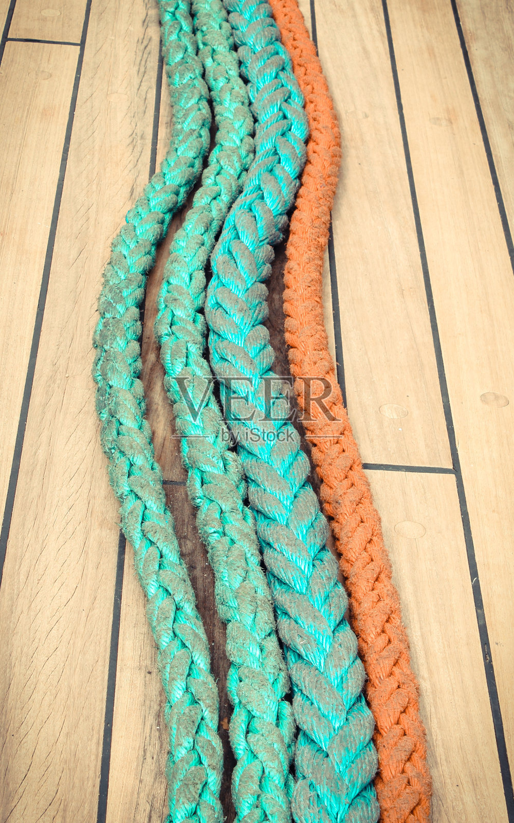 帆船上的粗绳。游艇概念的一部分照片摄影图片