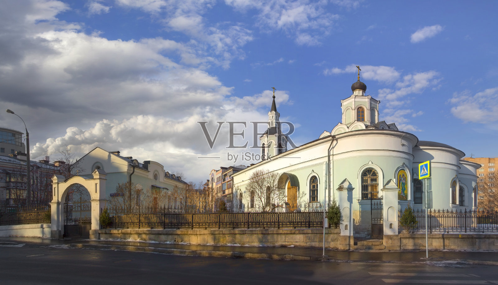 圣十字架教堂在奇斯蒂弗拉泽克。莫斯科,俄罗斯。照片摄影图片