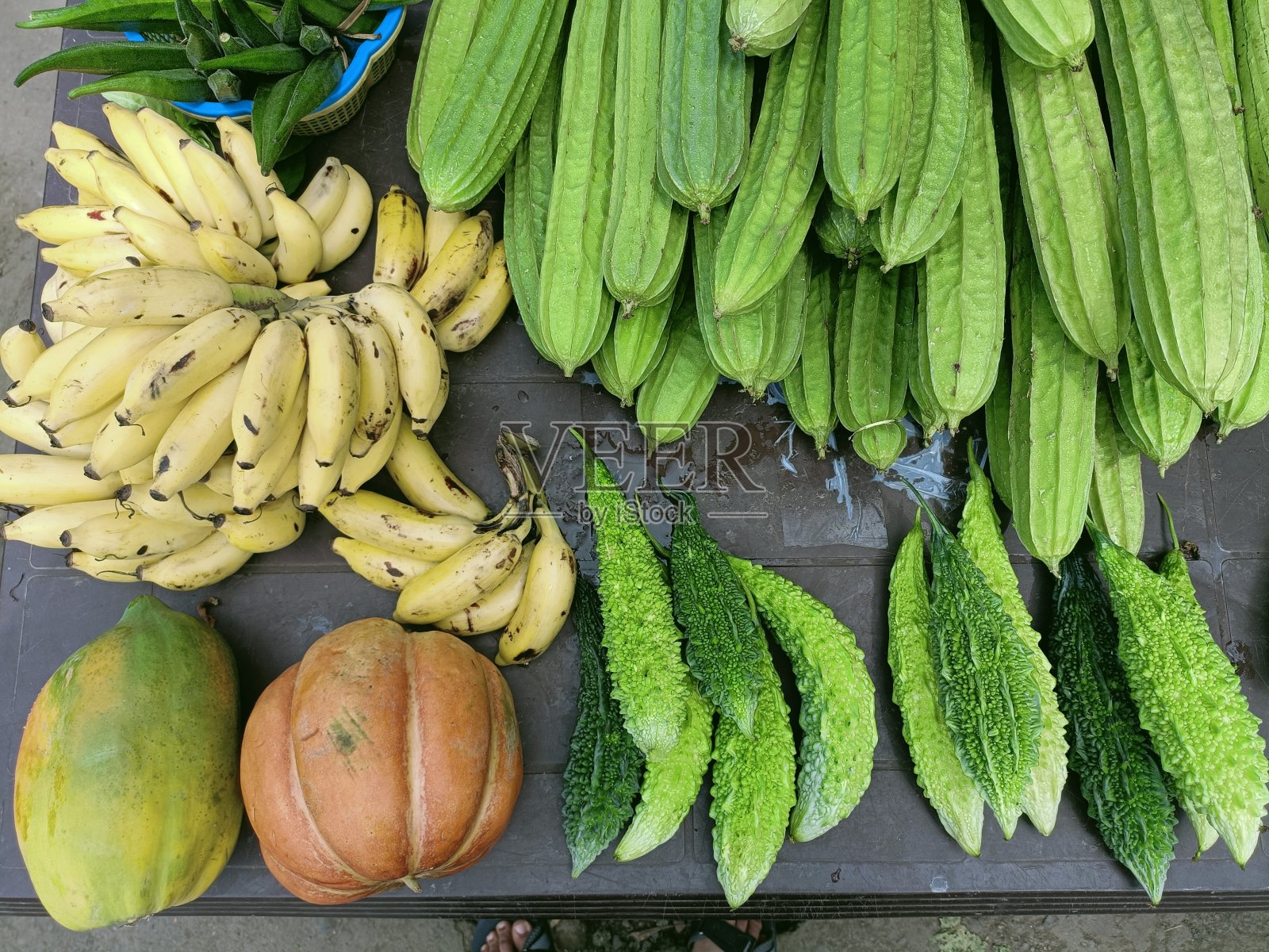 出售的新鲜蔬菜的特写照片摄影图片